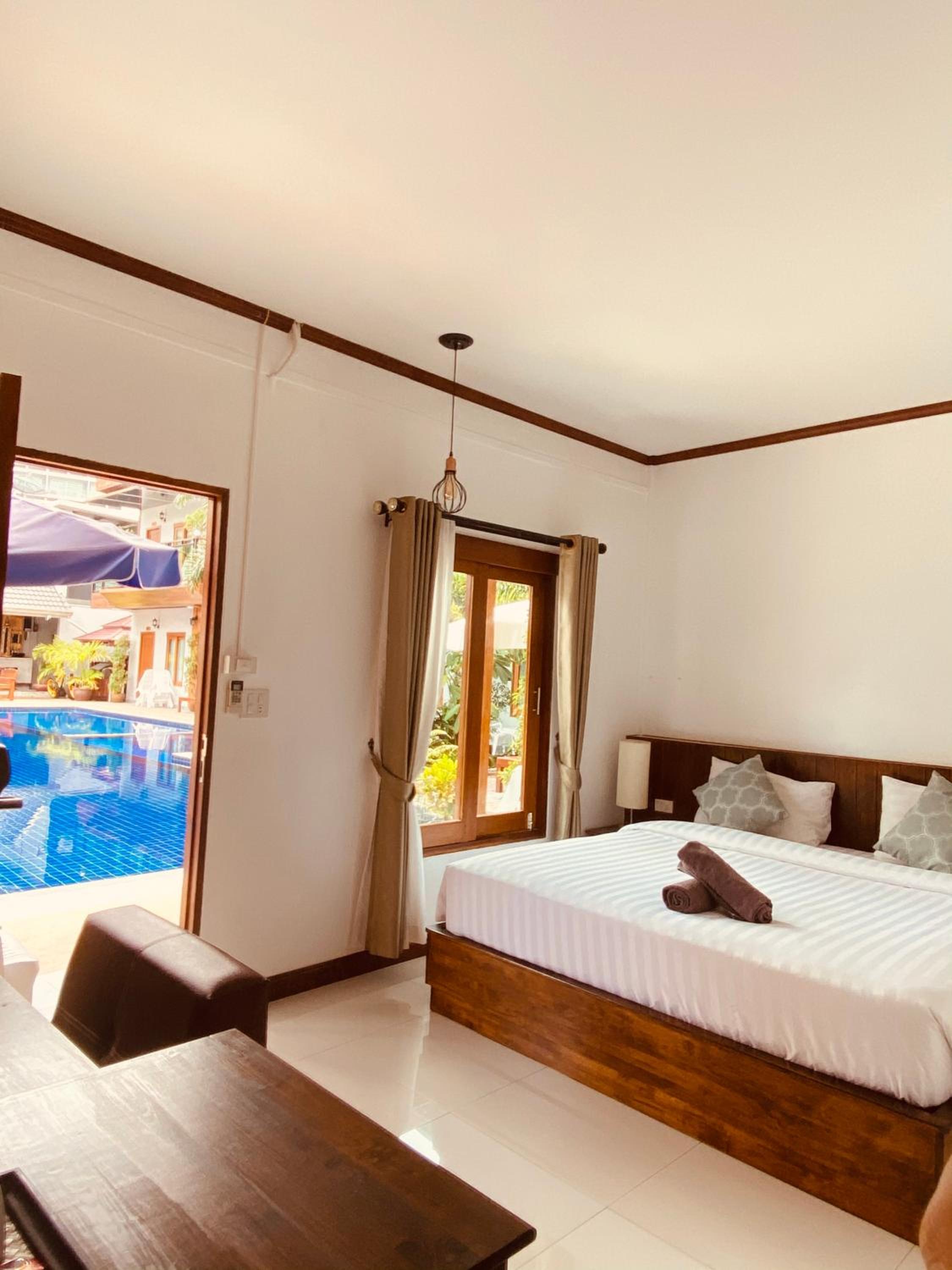 Superior Double Room, Pool Access