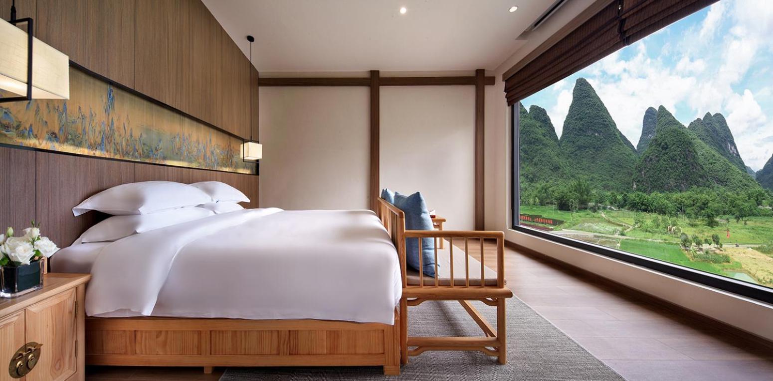 Suite with Mountain View