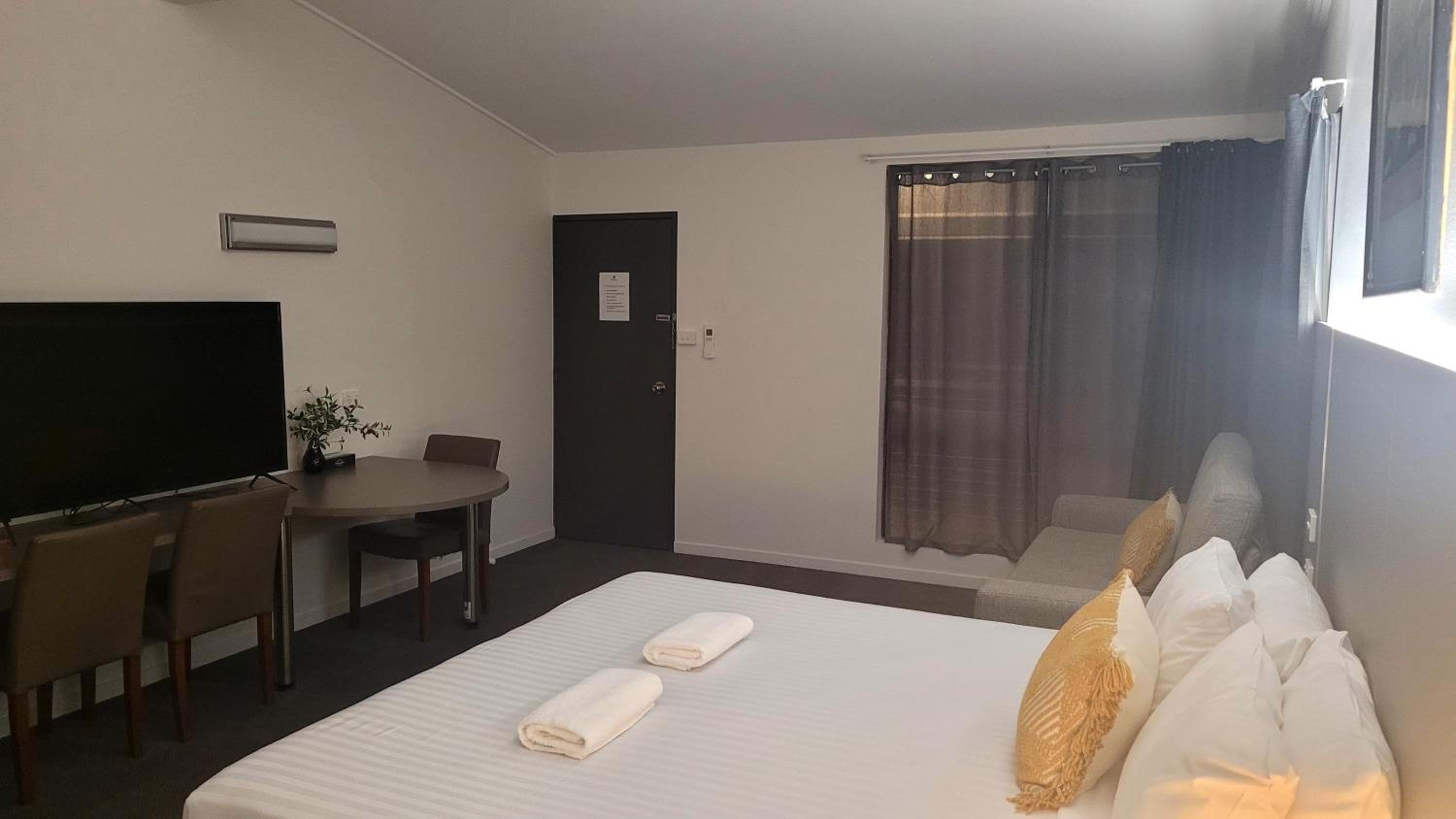 King Room - Disability Access photo 1