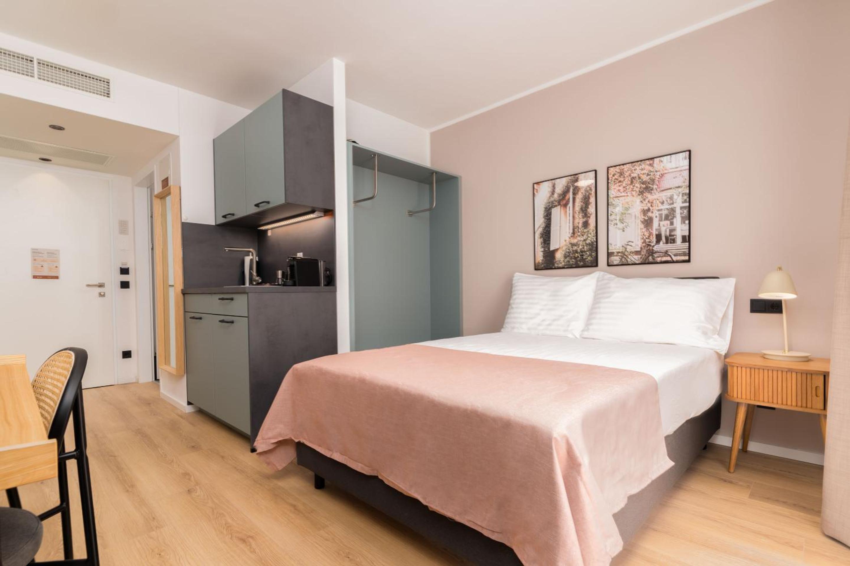 Single Suite with Balcony