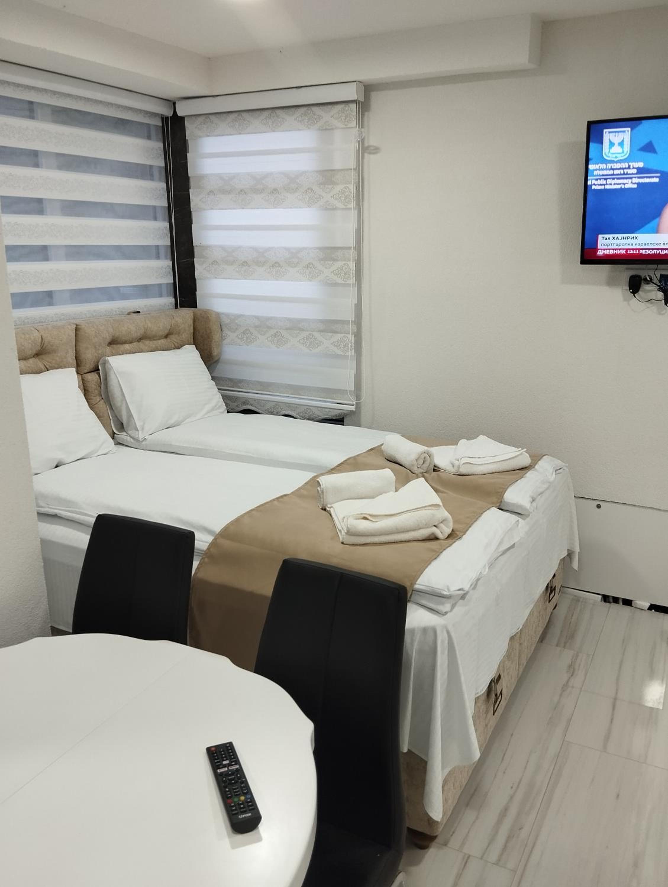 Studio Apartment photo 1