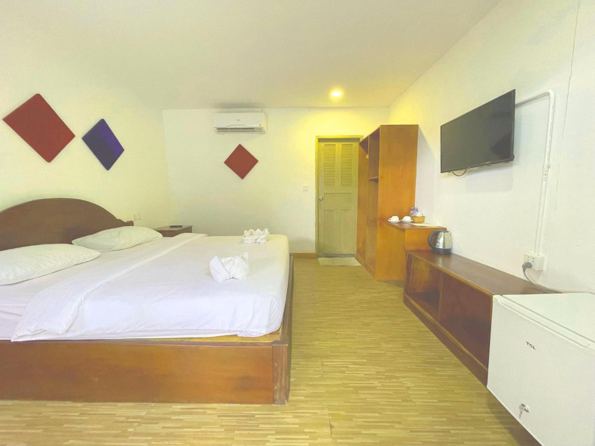 Budget Double Room photo 3