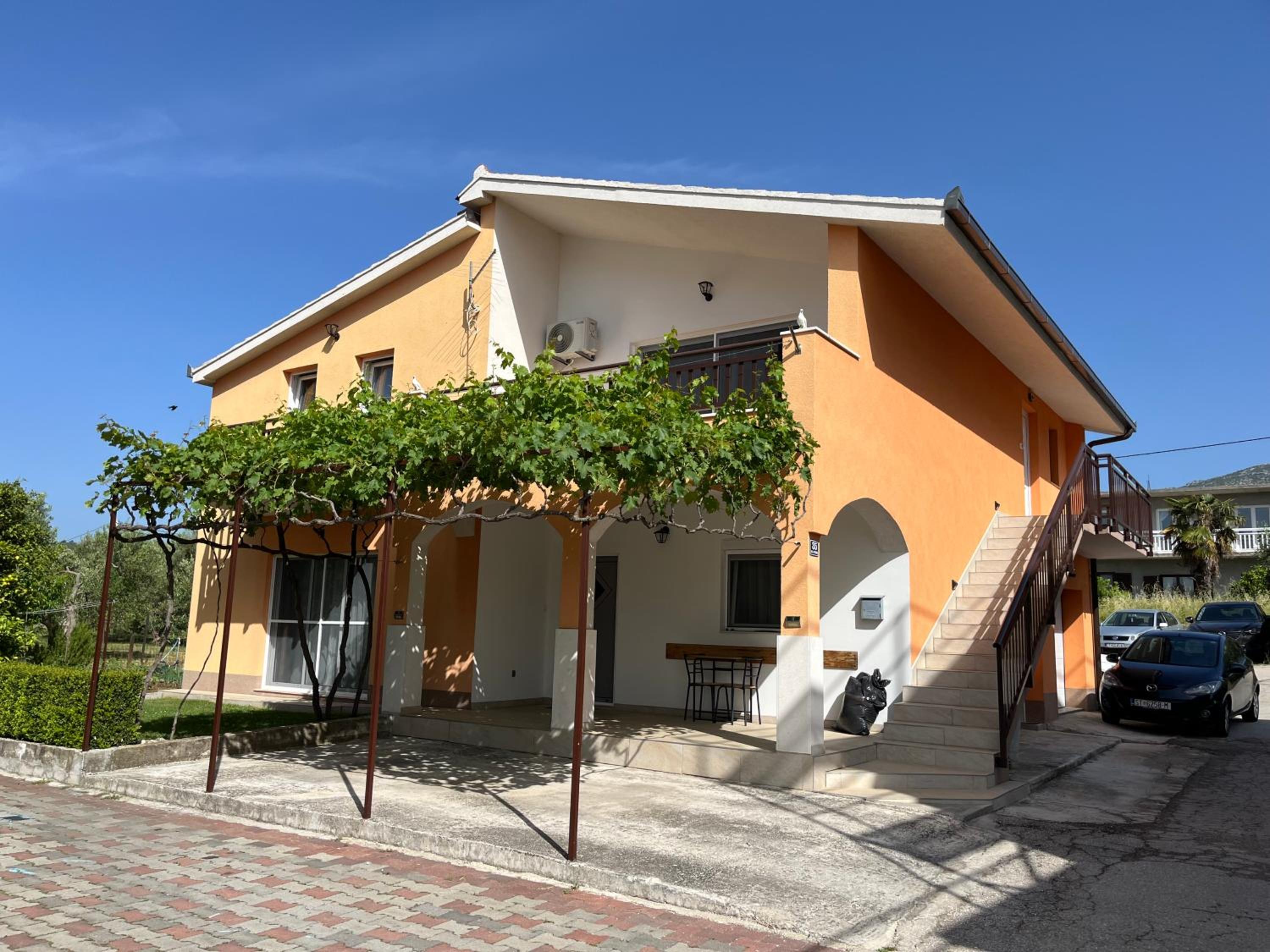 Three-Bedroom Apartment With Balcony photo 2