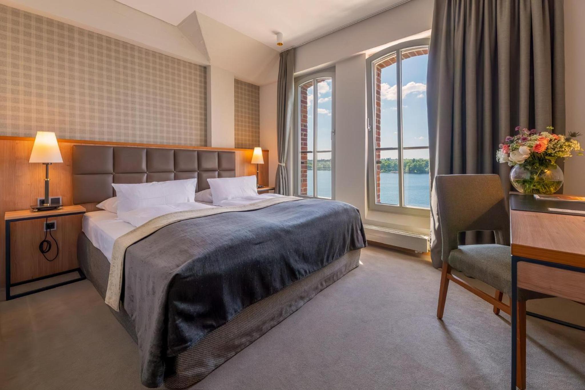 Double Room with Lake View photo 2