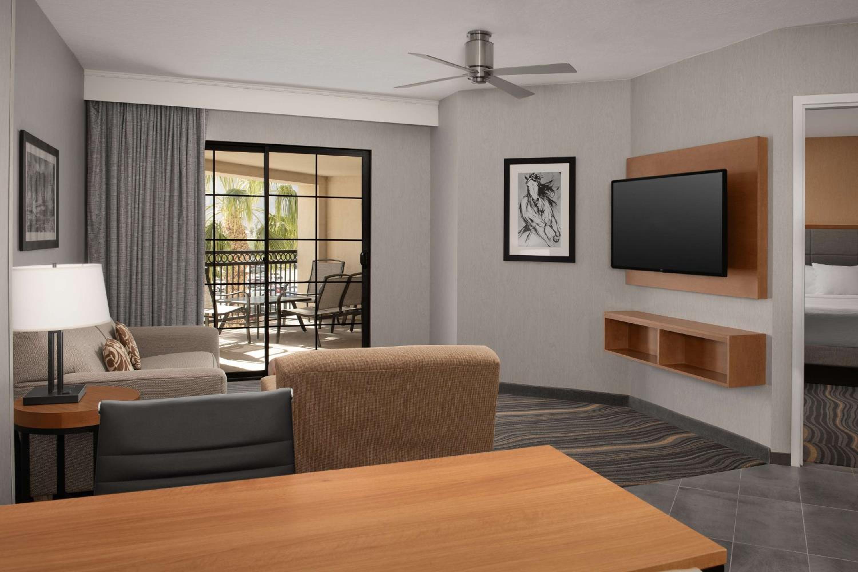 Corner Queen Room with Two Queen Beds - Photo 4