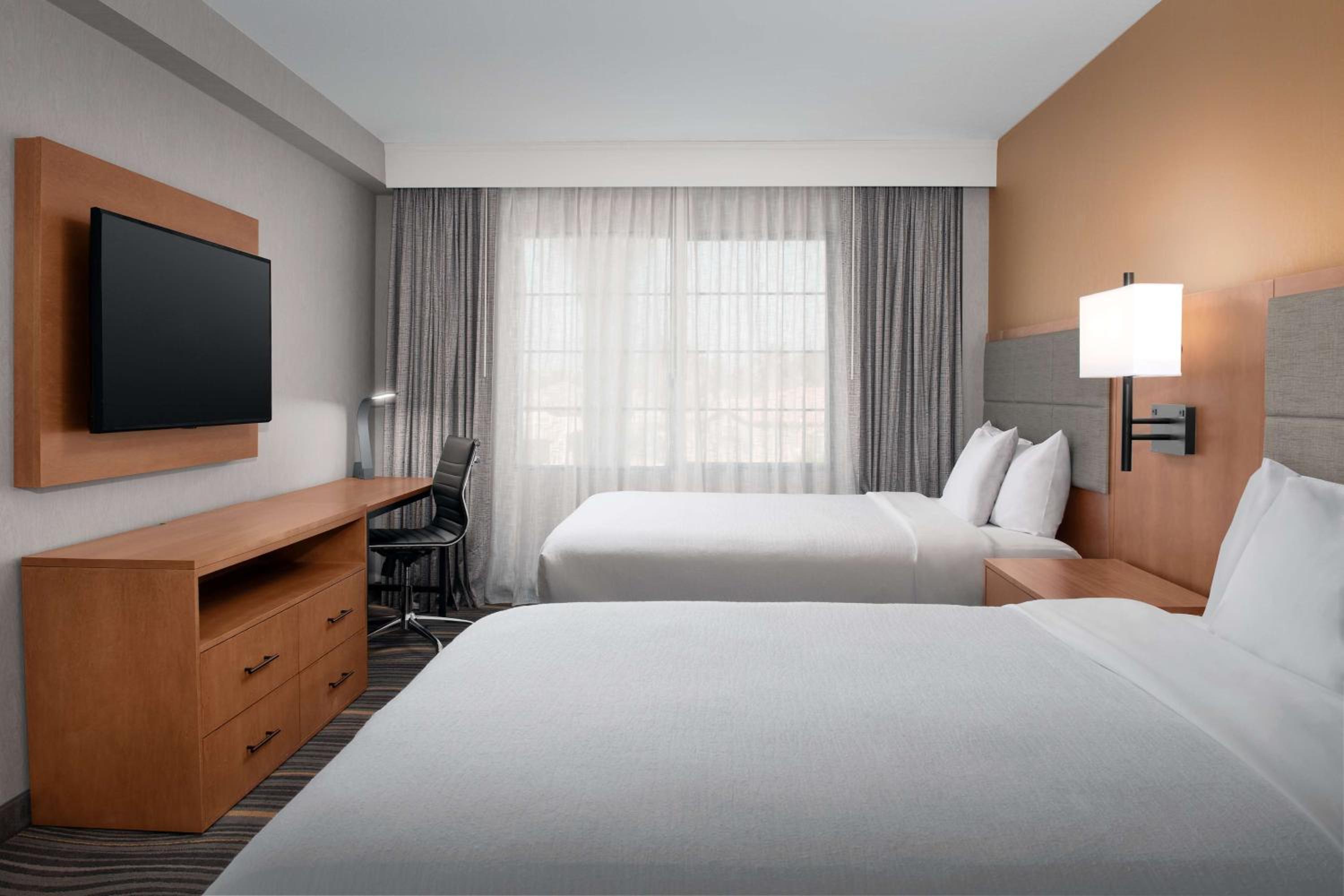 Corner Queen Room with Two Queen Beds - Photo 10