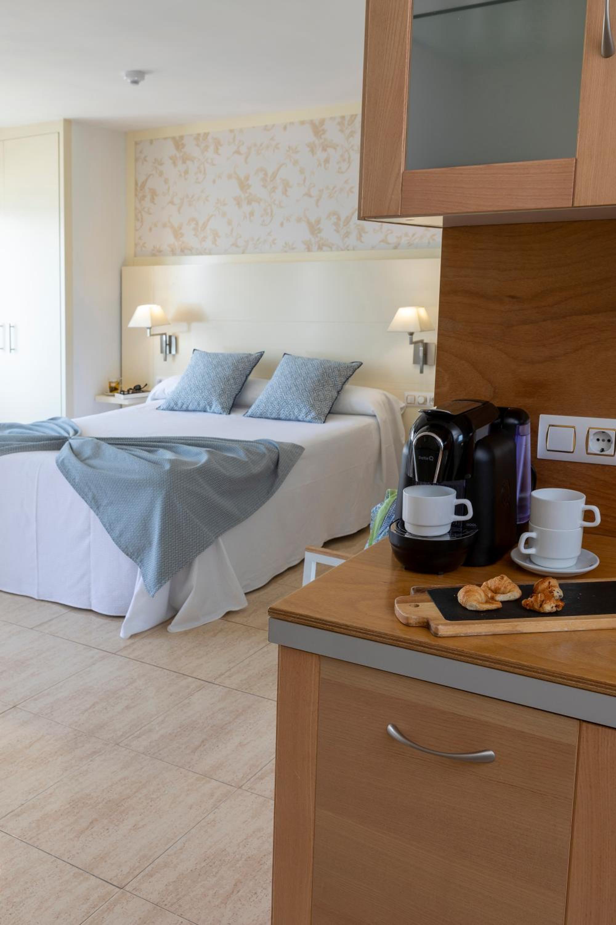 Habitación Doble con Balcón y Vista al Mar