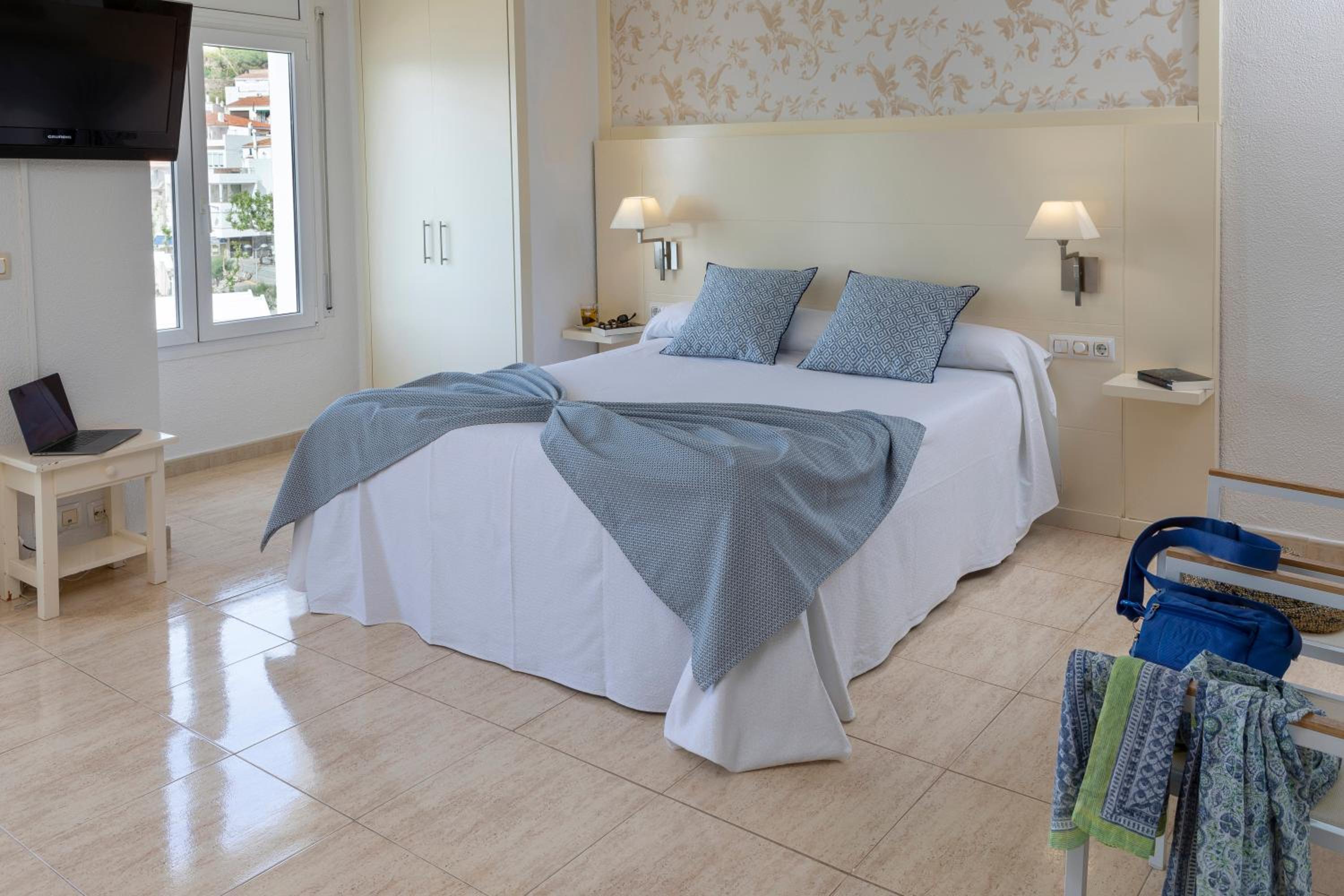 Habitación Doble con Balcón y Vista al Mar Habitación Doble con Balcón y Vista al Mar