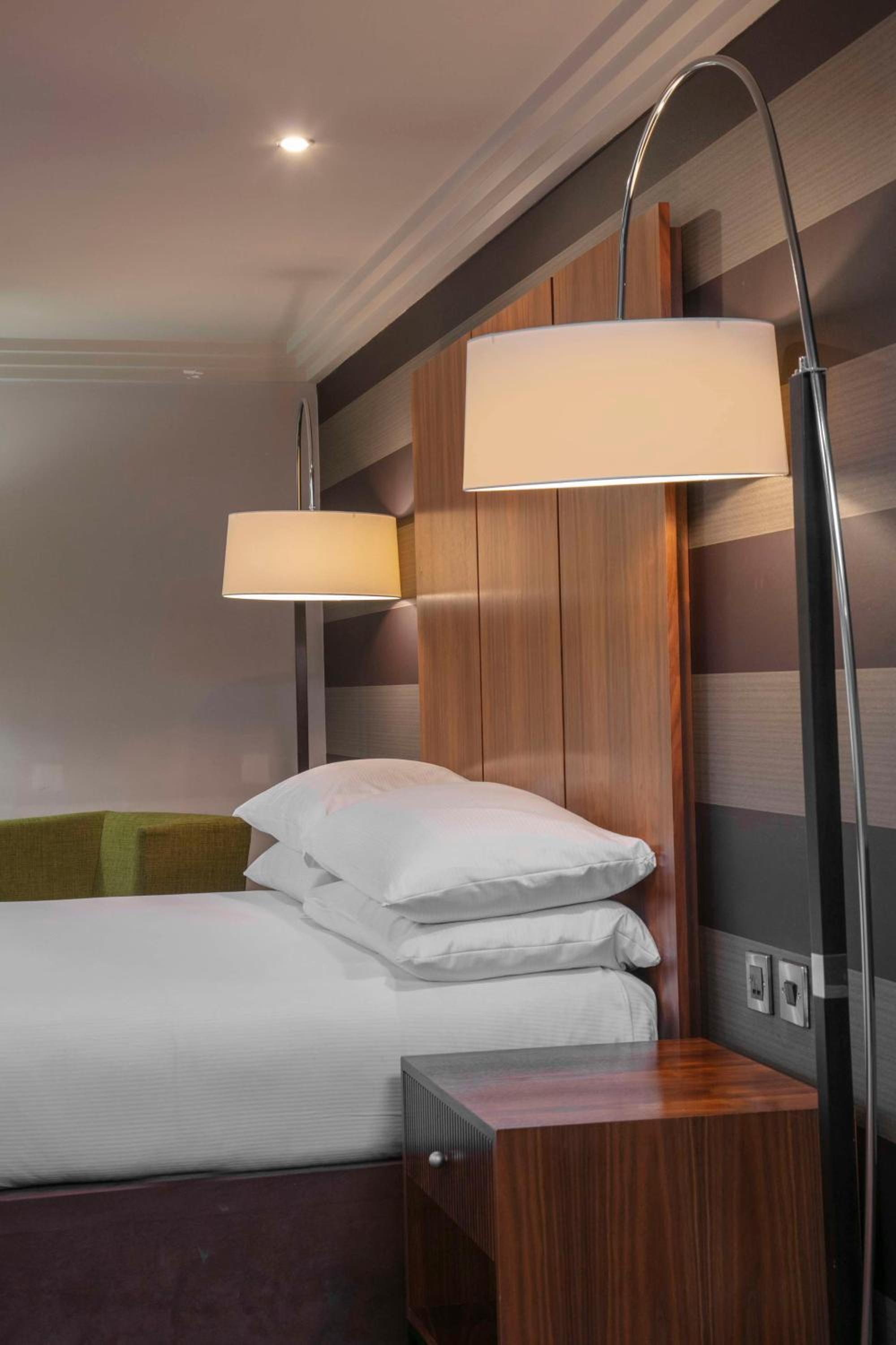 Deluxe King Room - Photo 3