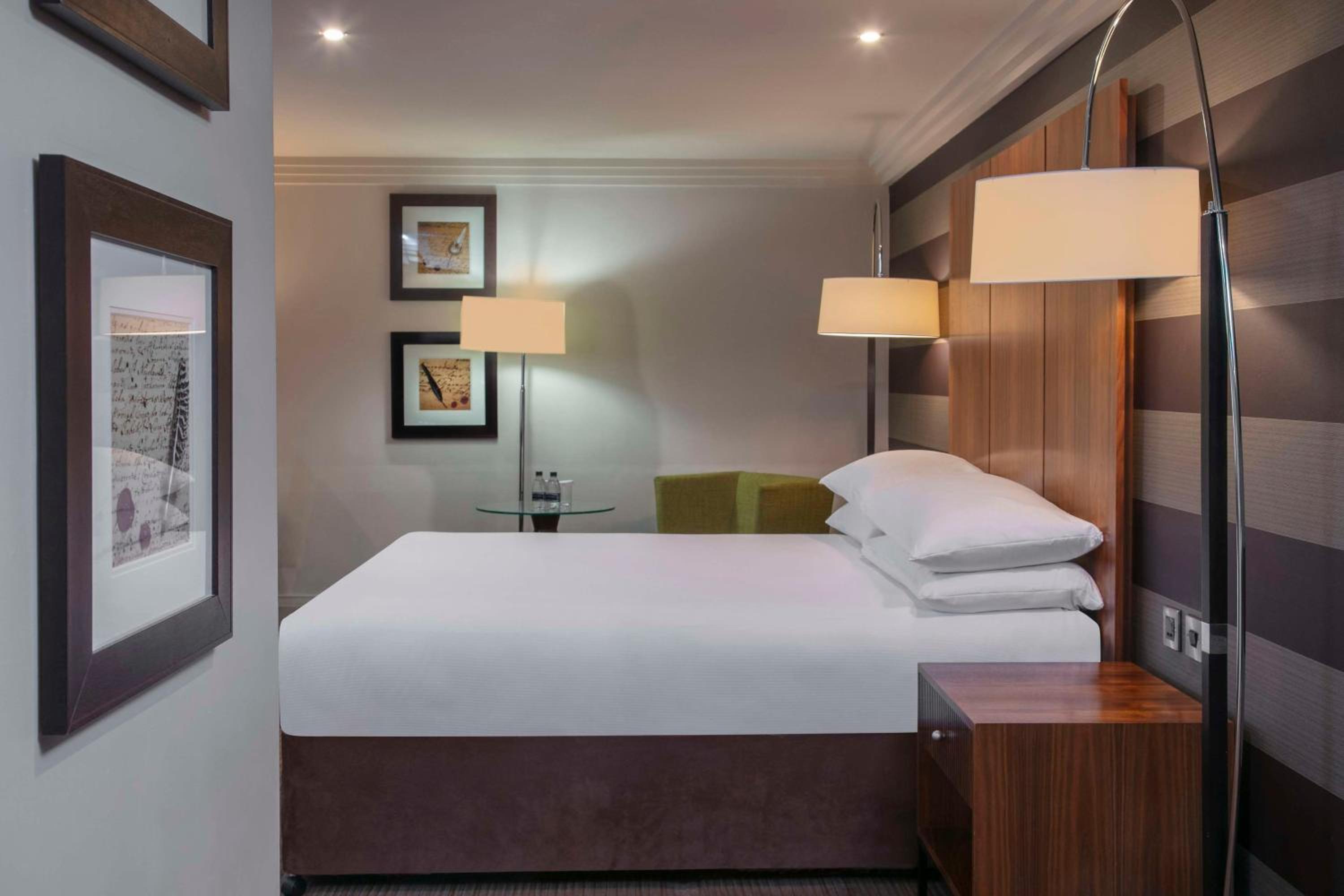 Deluxe King Room - Photo 1
