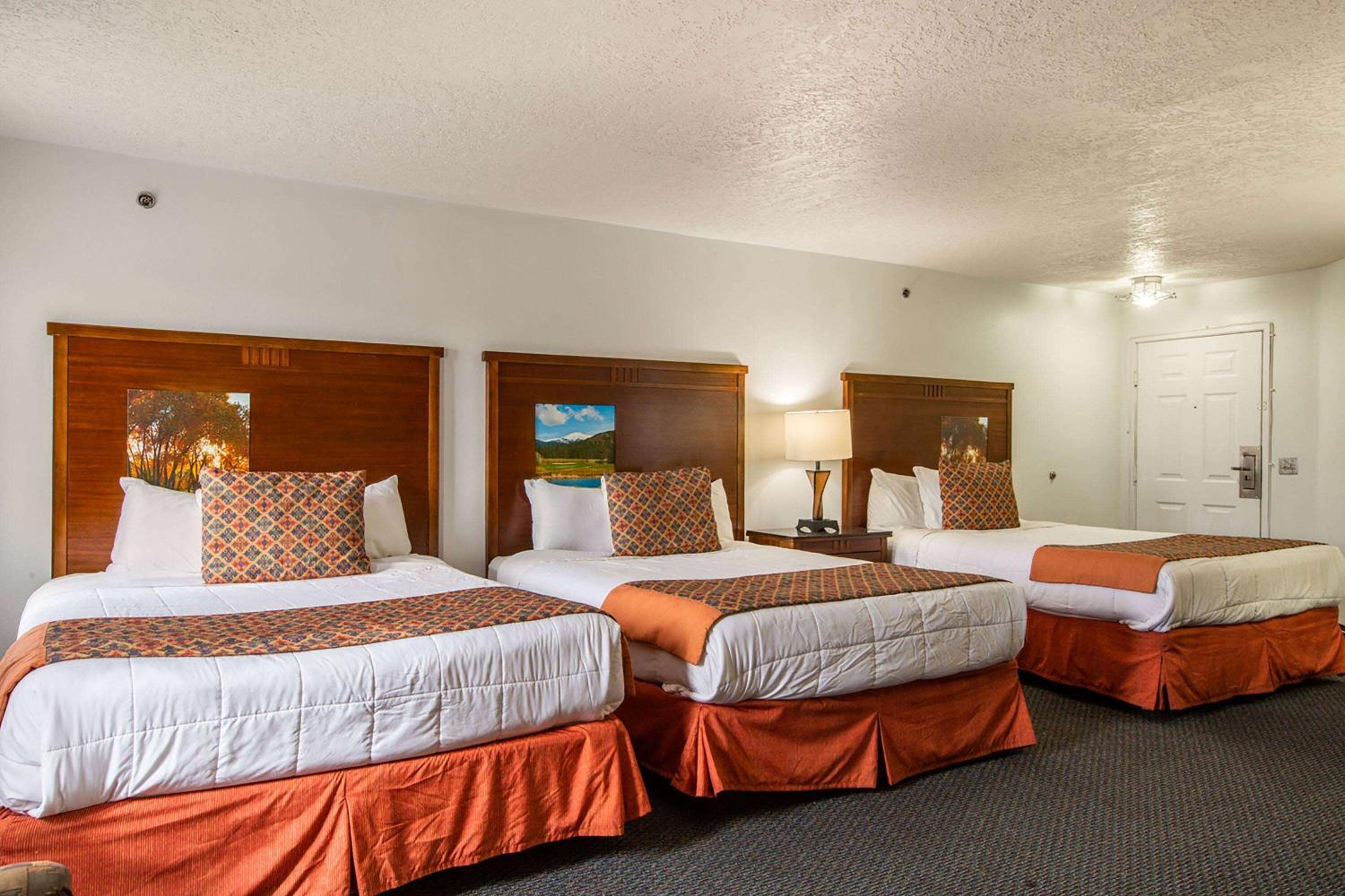 Family Suite with Three Queen Beds - Non-Smoking photo 1