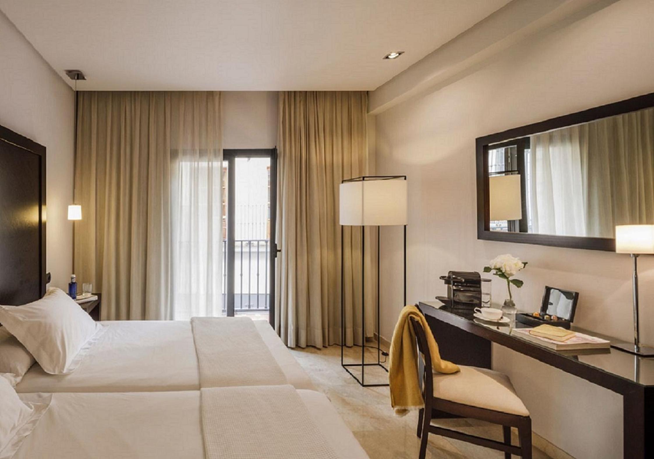 Superior Double or Twin Room - Photo 11
