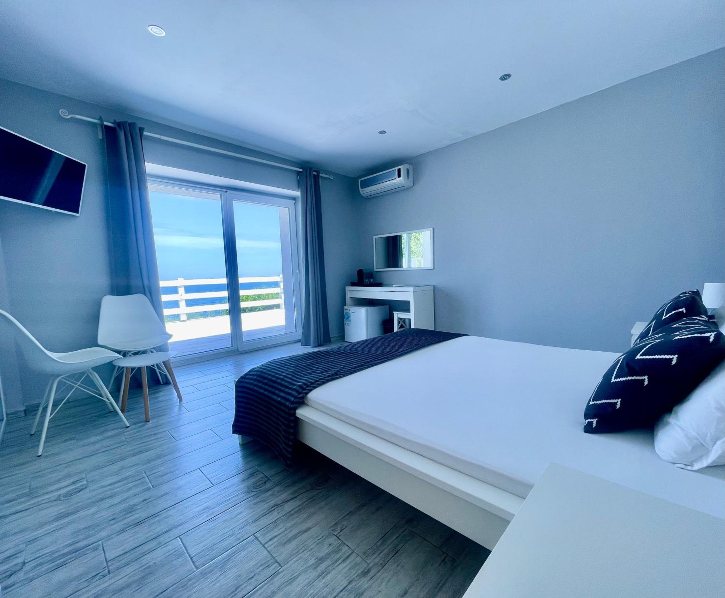 King Suite with Sea View photo 3