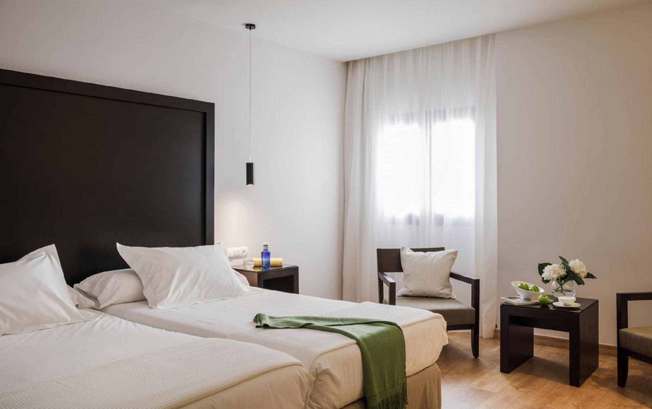 Superior Double or Twin Room - Photo 10