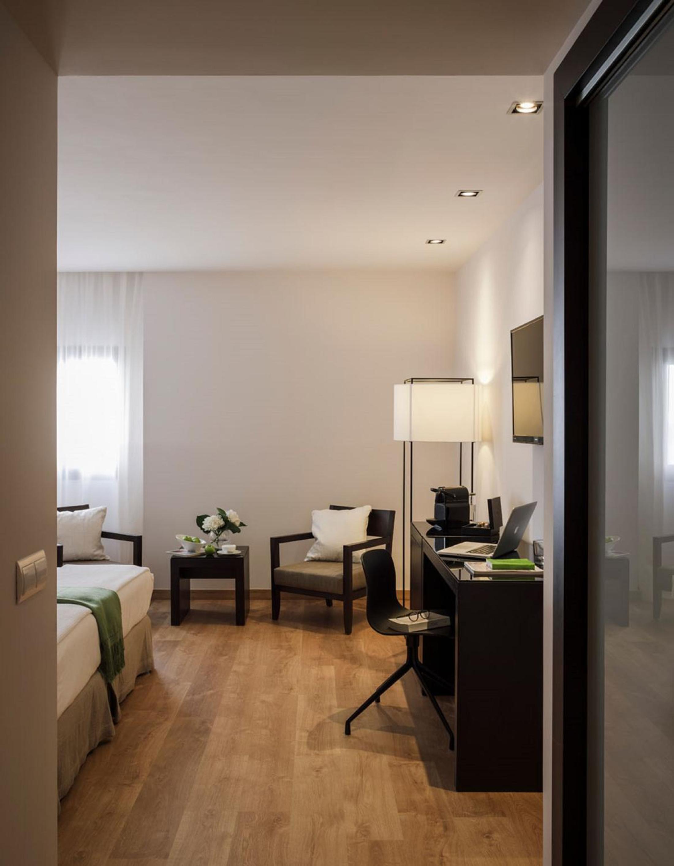 Superior Double or Twin Room - Photo 8