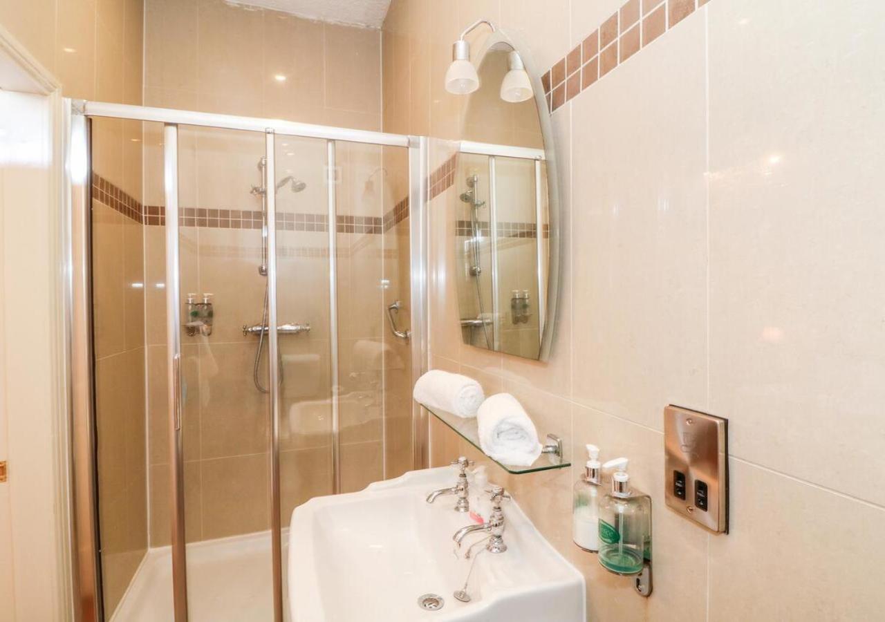 Deluxe Room - Photo 10
