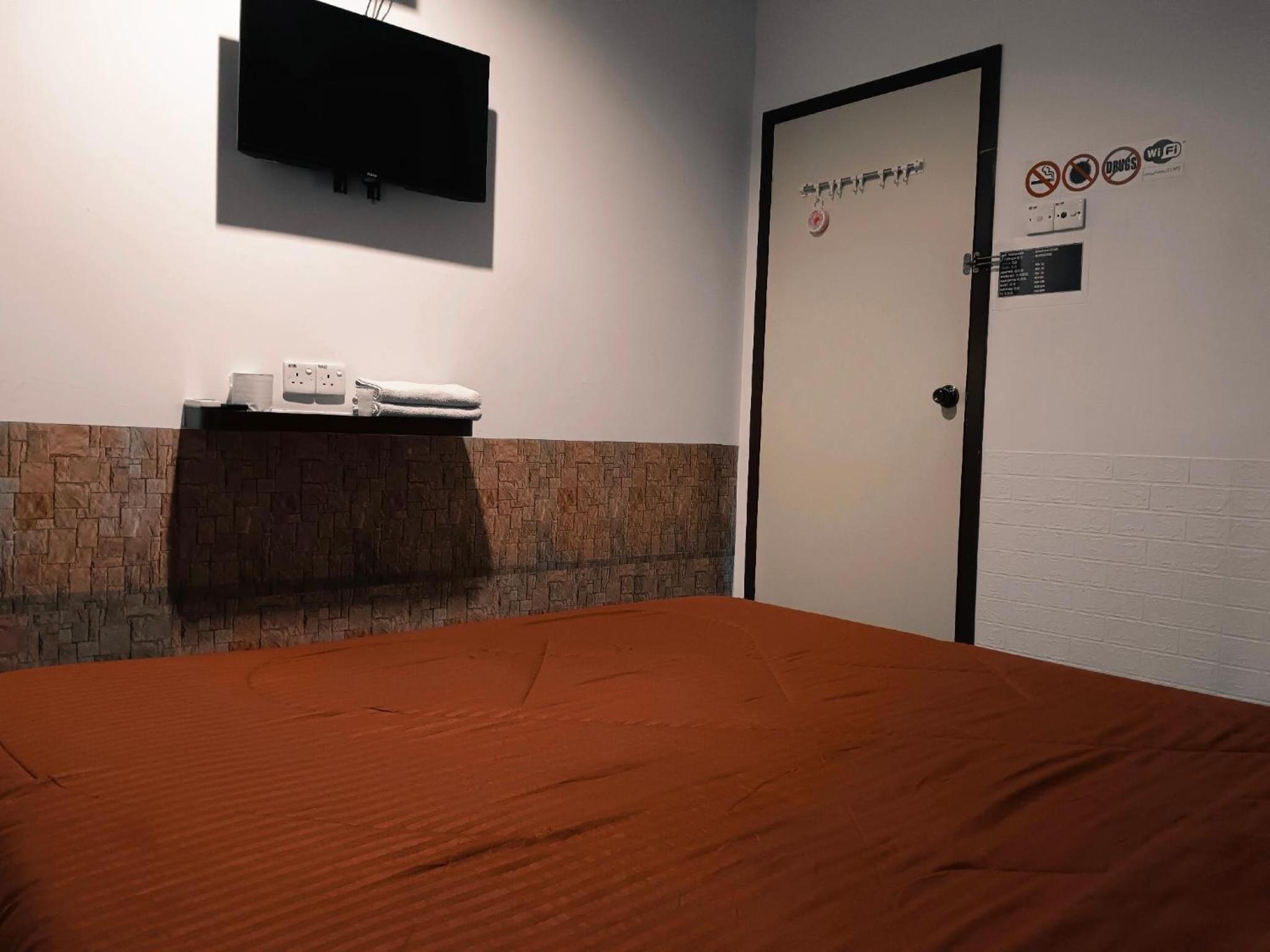 Deluxe Queen Room - Photo 3