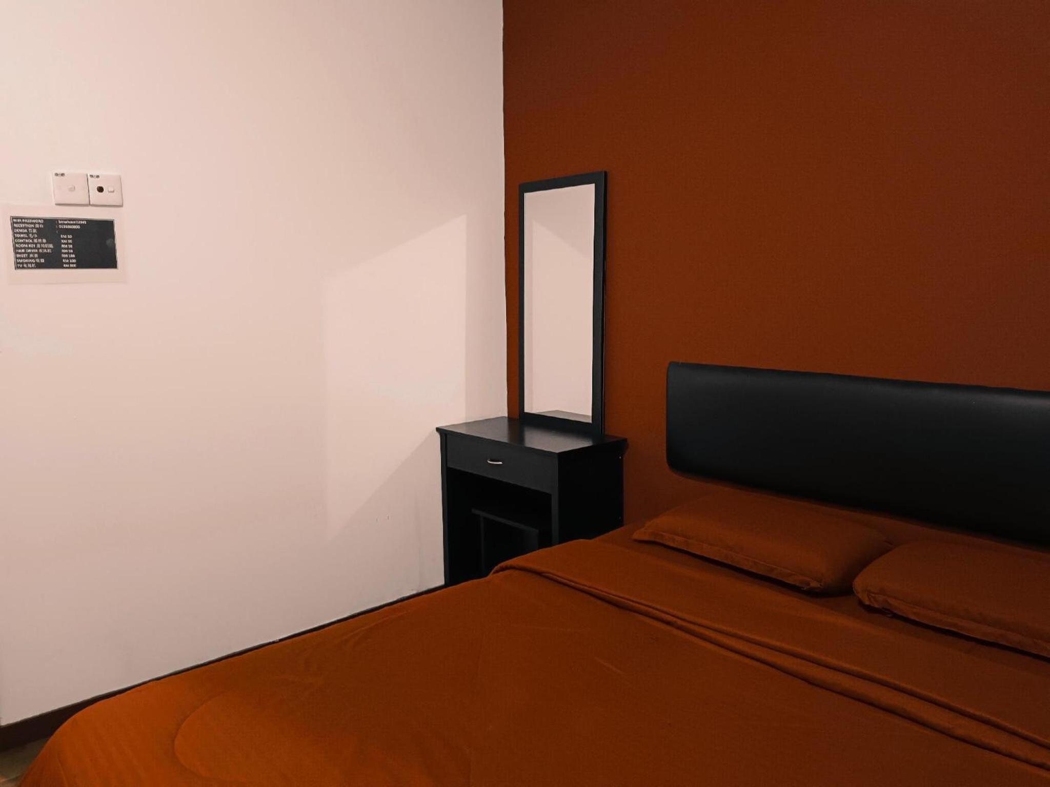 Deluxe Queen Room - Photo 5