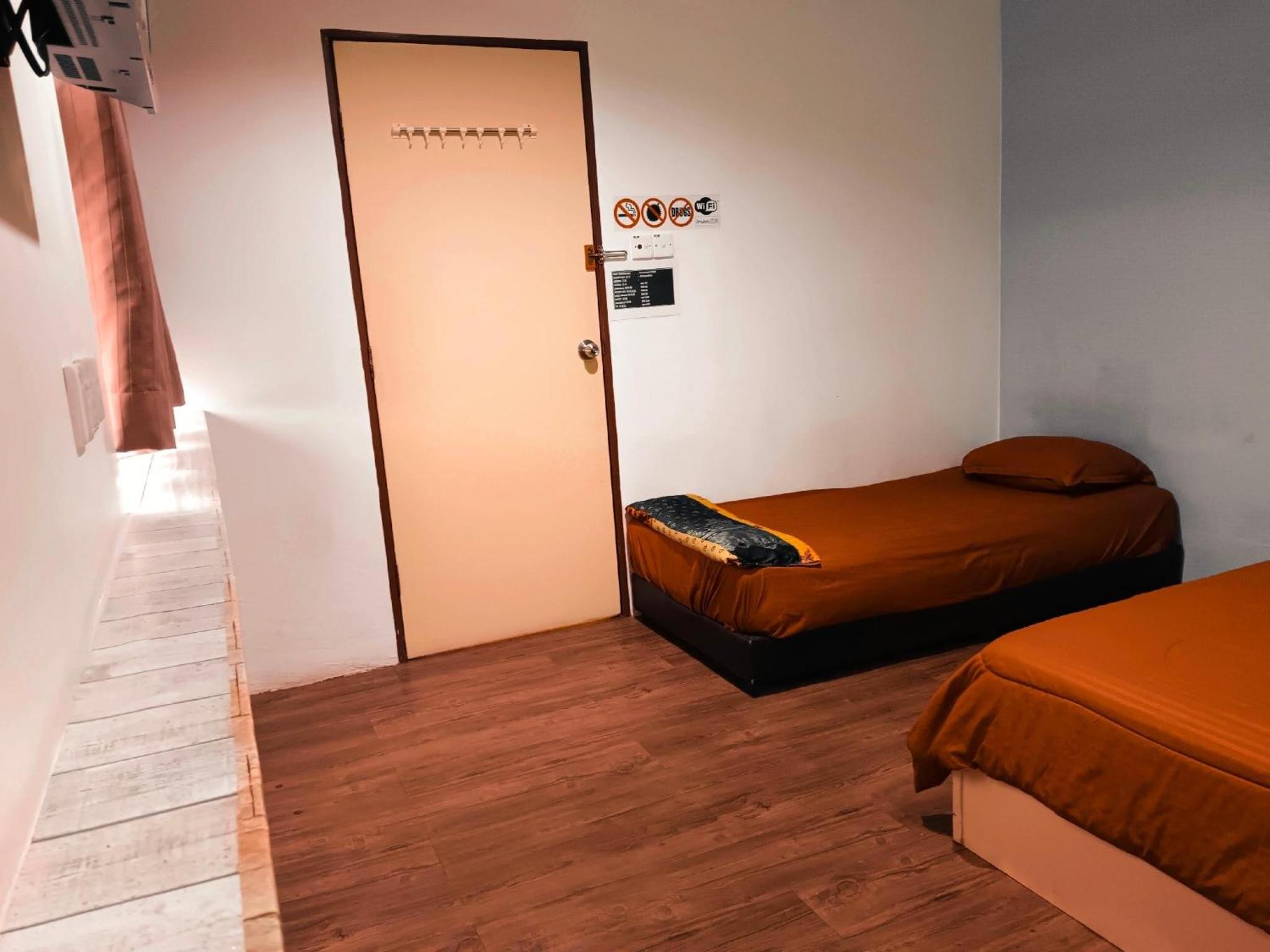 Deluxe Triple Room - Photo 4