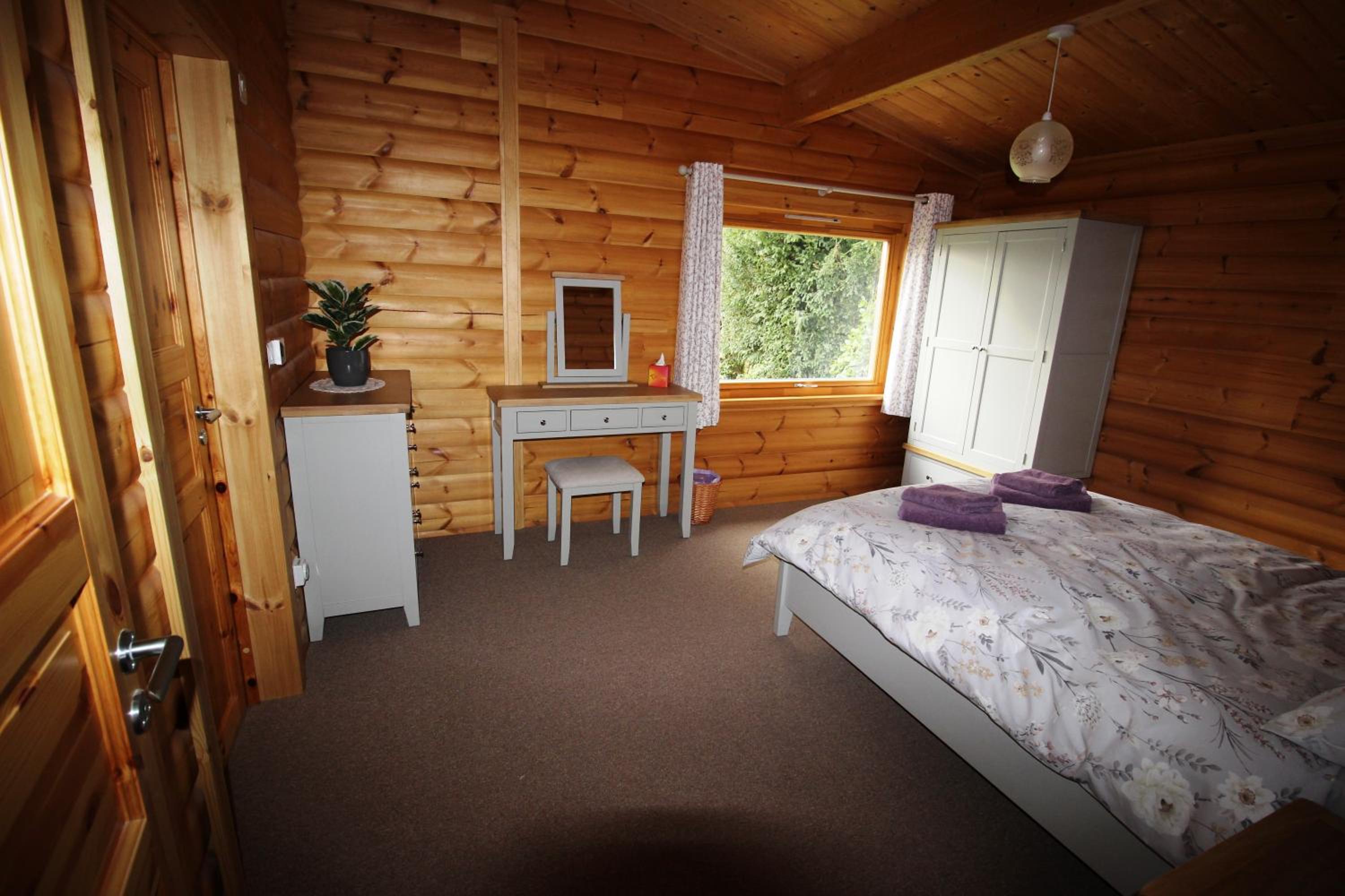 Two-Bedroom House photo 3