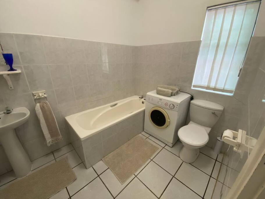 Two-Bedroom Apartment photo 3