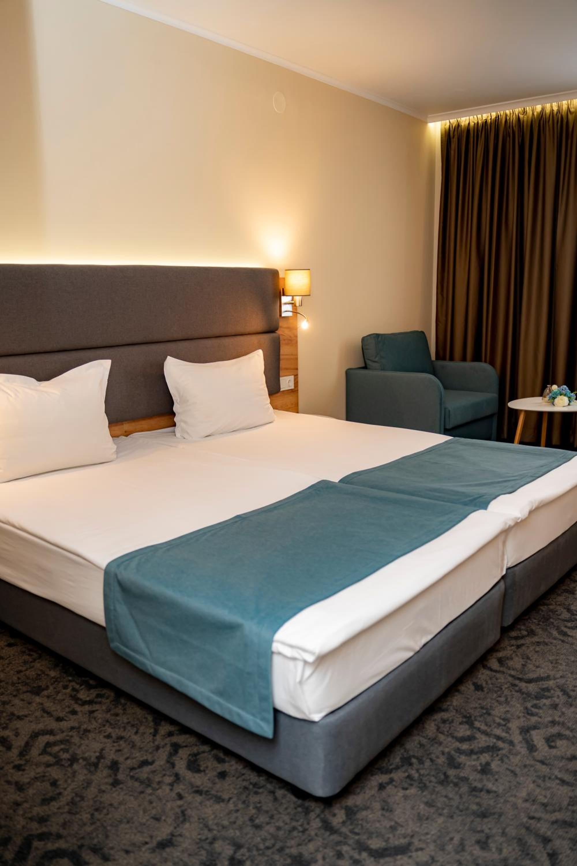 Deluxe Twin Room photo 2