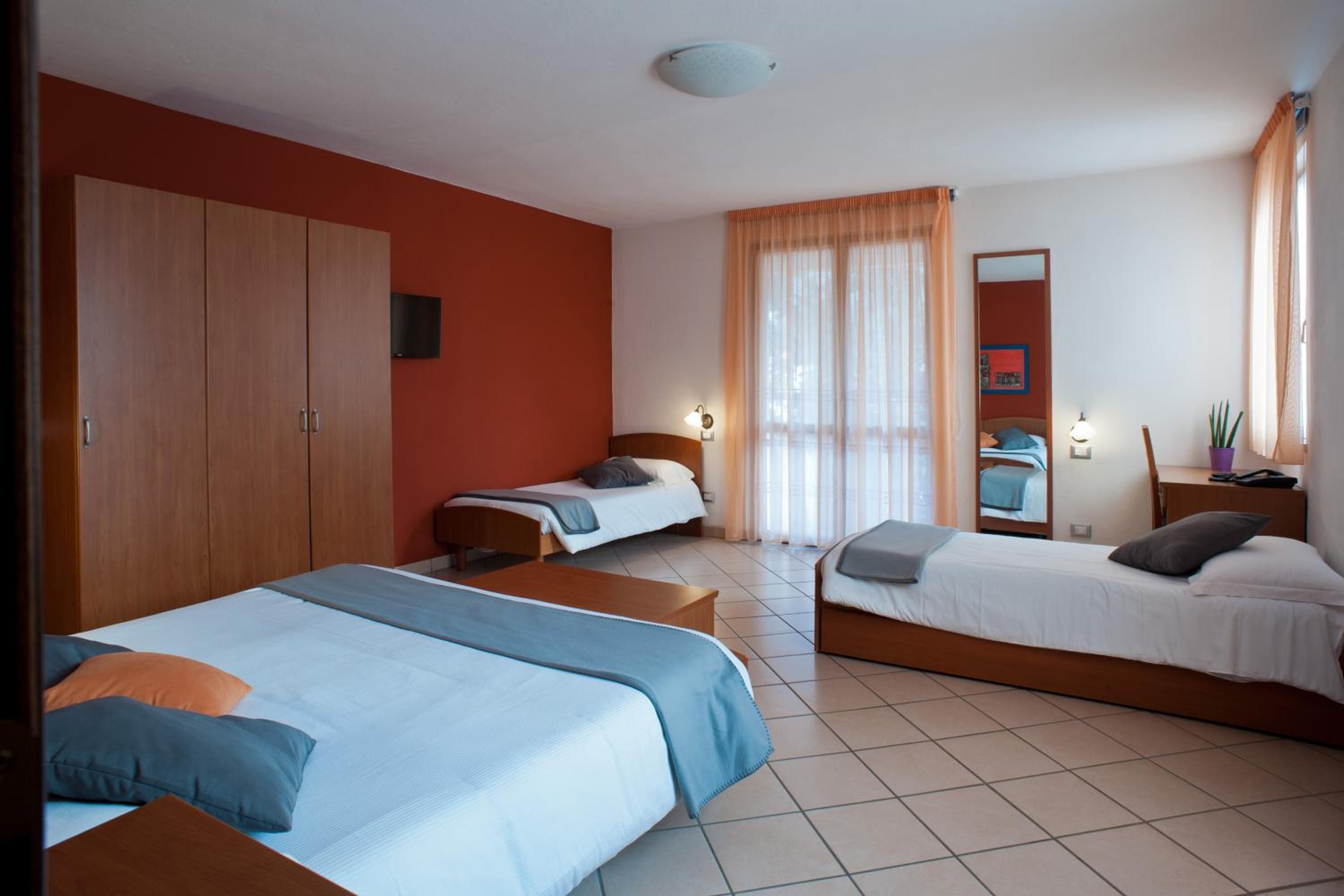 Classic Quadruple Room photo 3