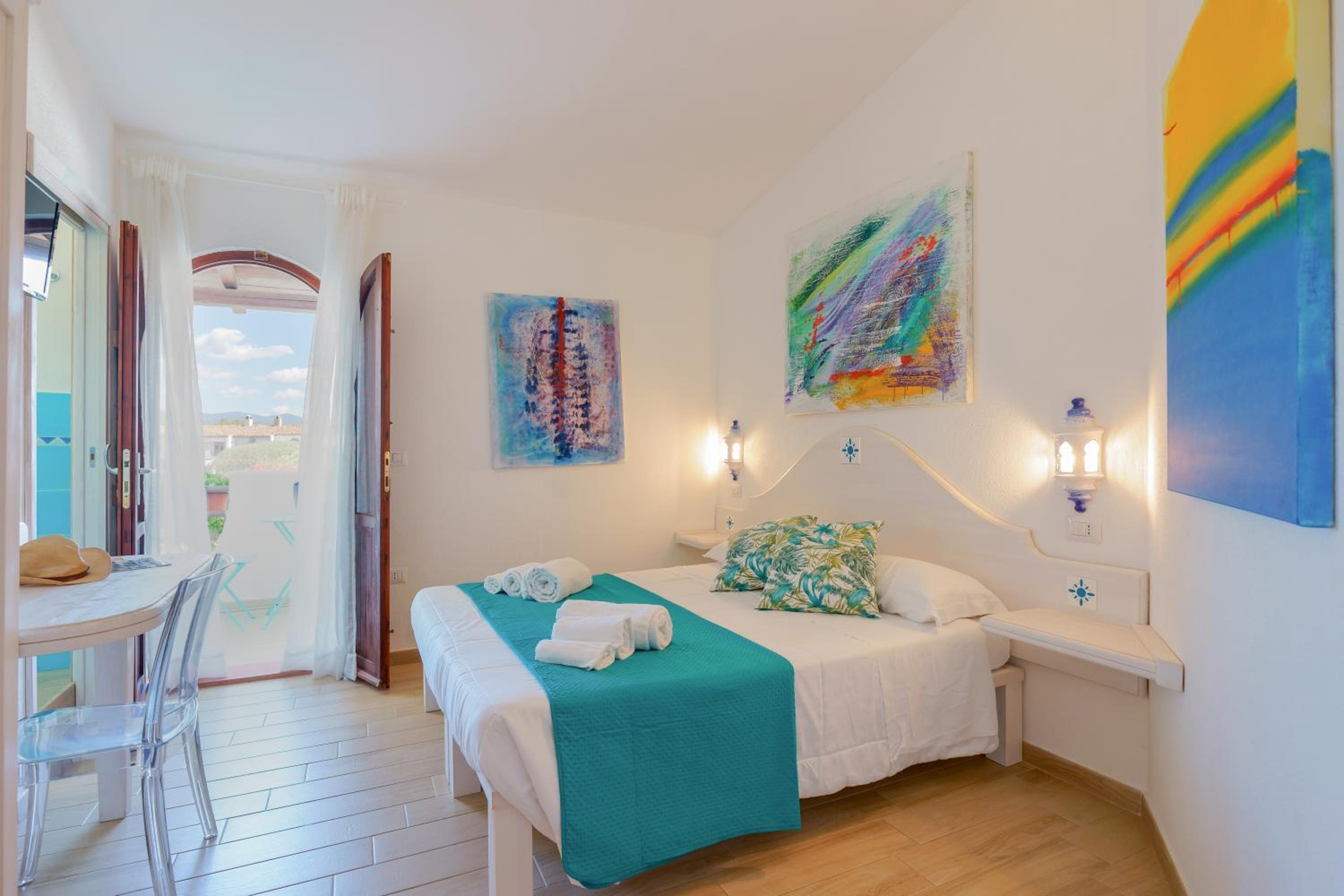 Double or Twin Room with Balcony - Photo 1