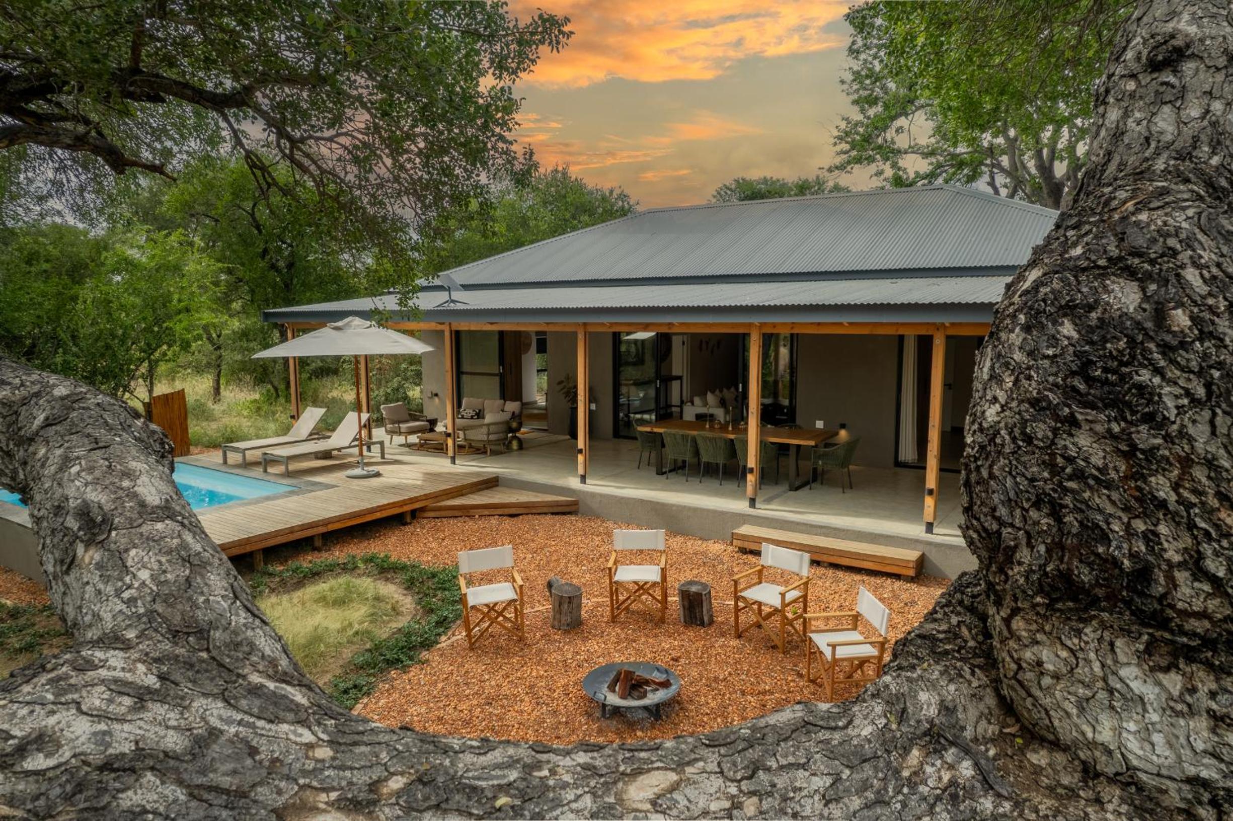 Luxury Villa photo 2