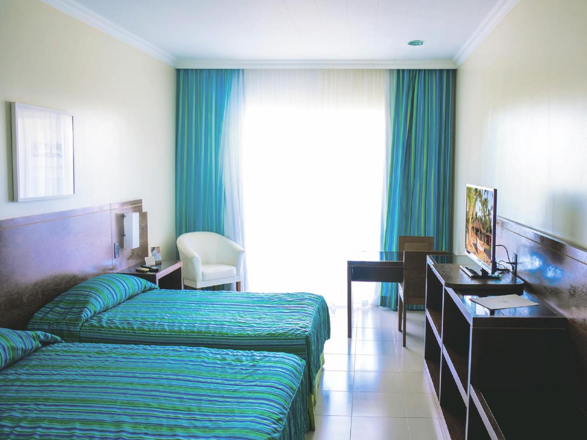 Luxury Twin Room photo 3