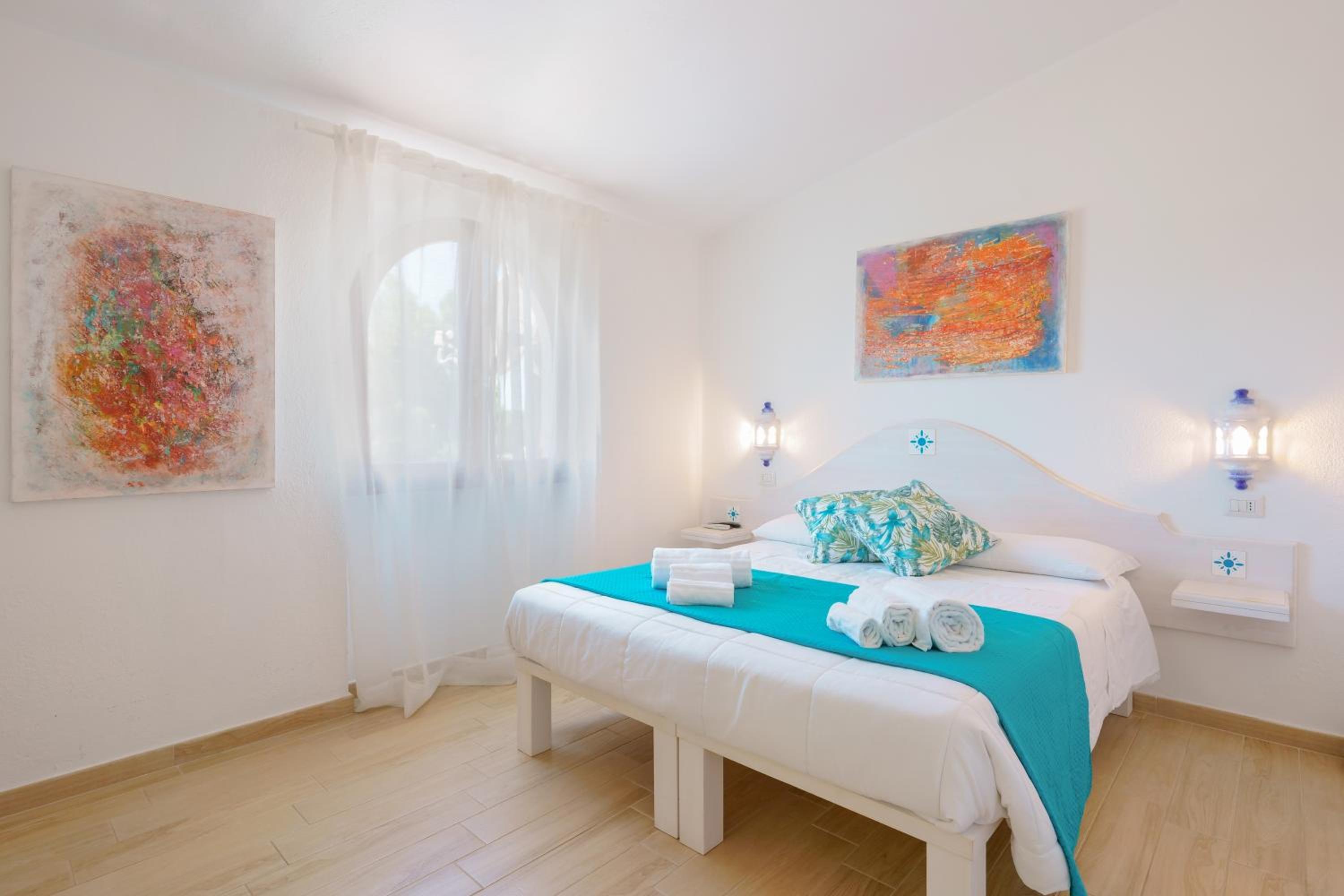 Double or Twin Room with Private Bathroom - Photo 15