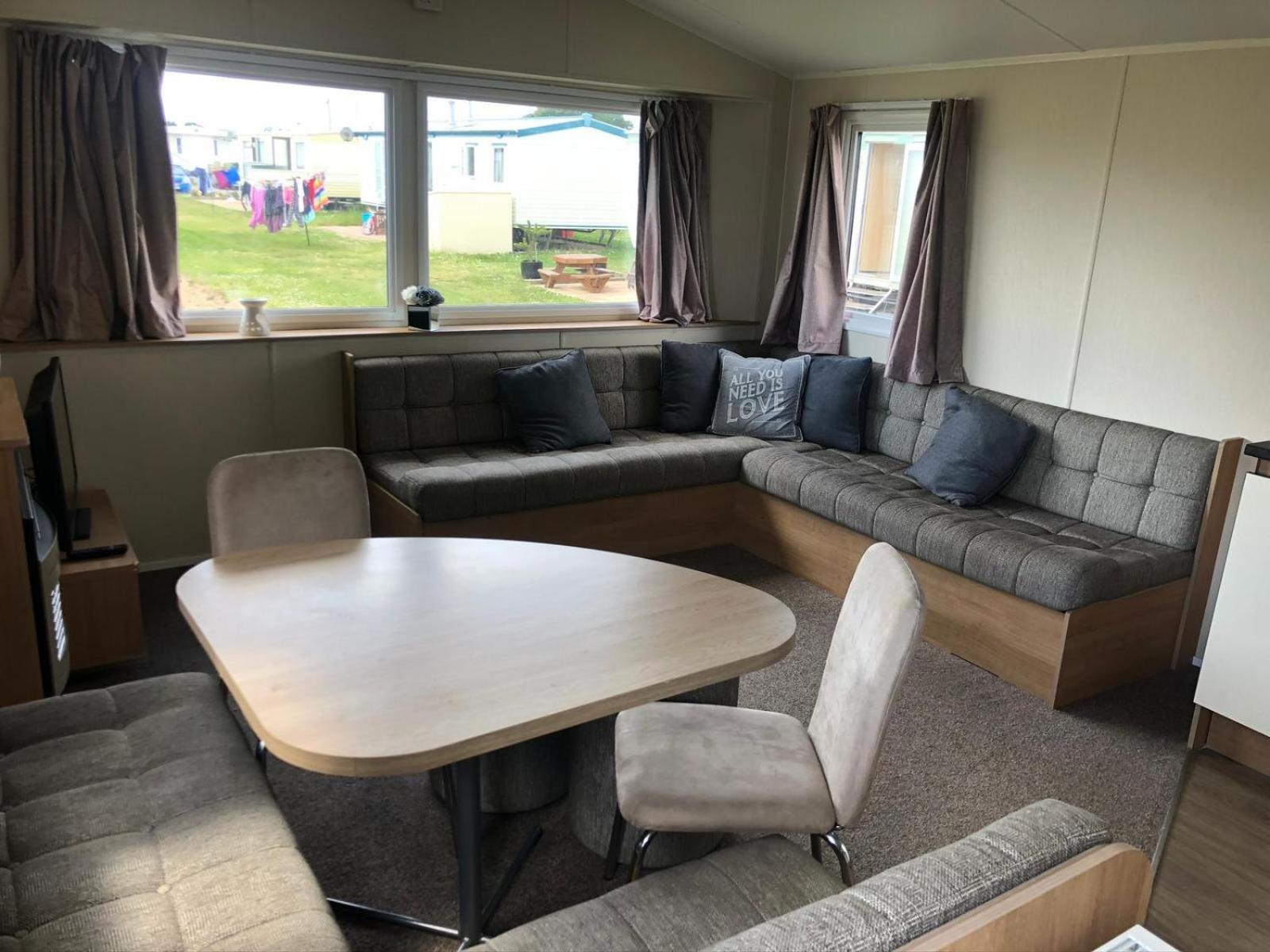 Mobile Home photo 1