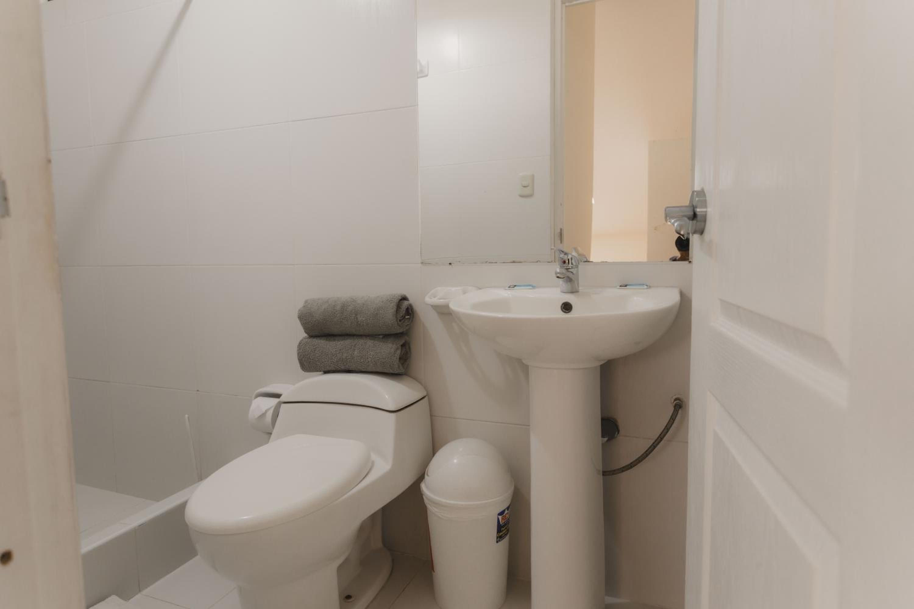 One-Bedroom Apartment photo 2