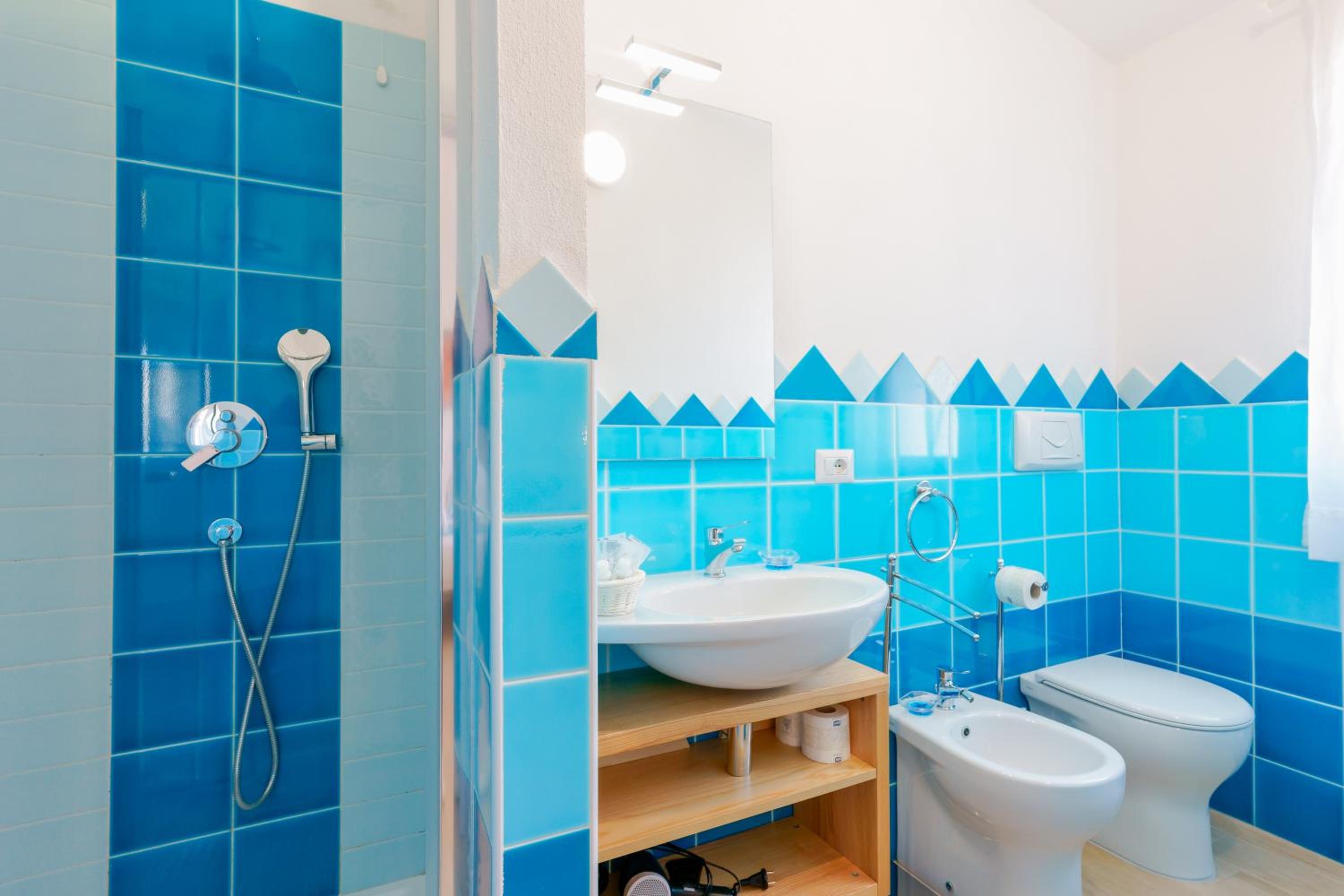 Double or Twin Room with Private Bathroom - Photo 5
