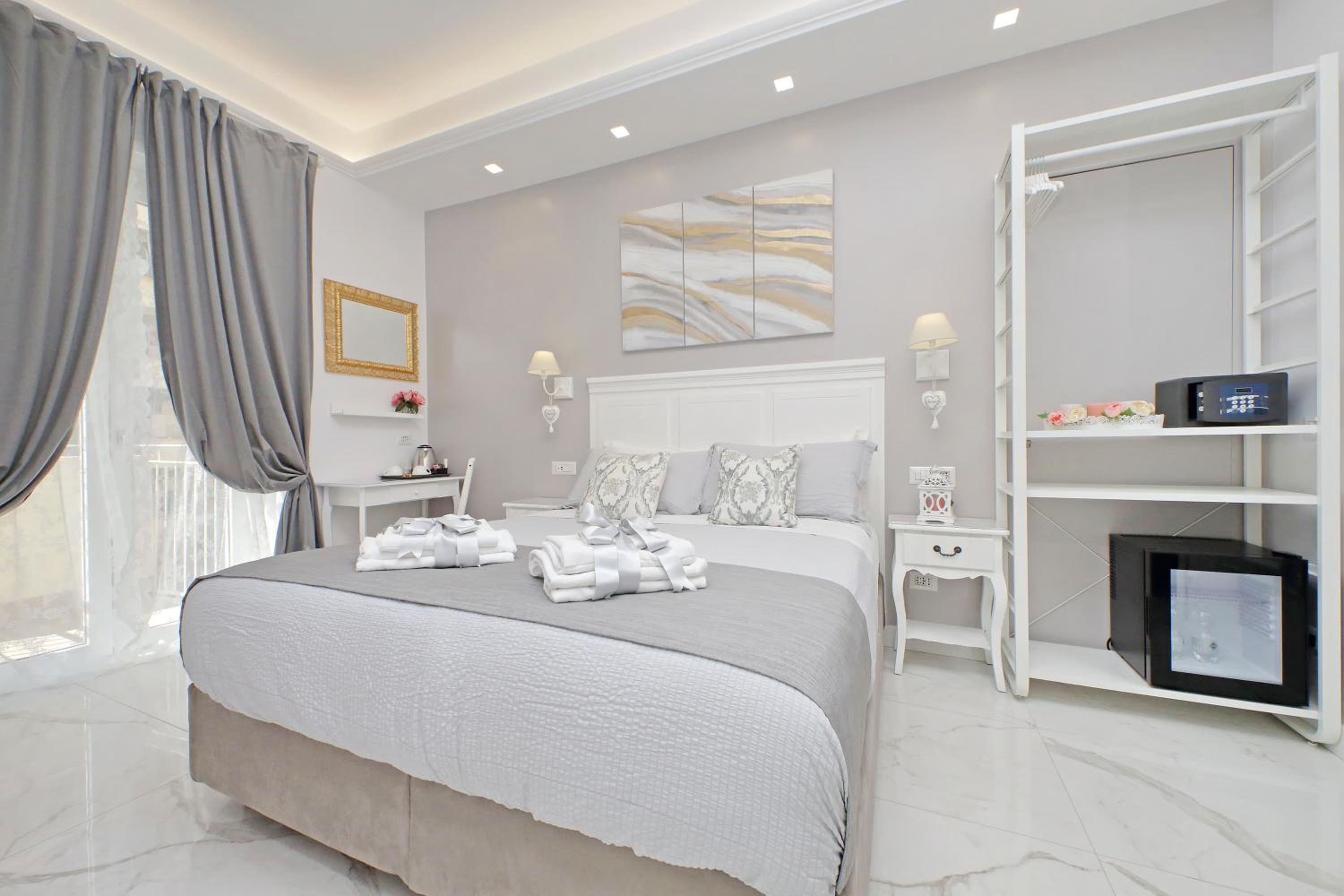 Deluxe Double or Twin Room photo 2