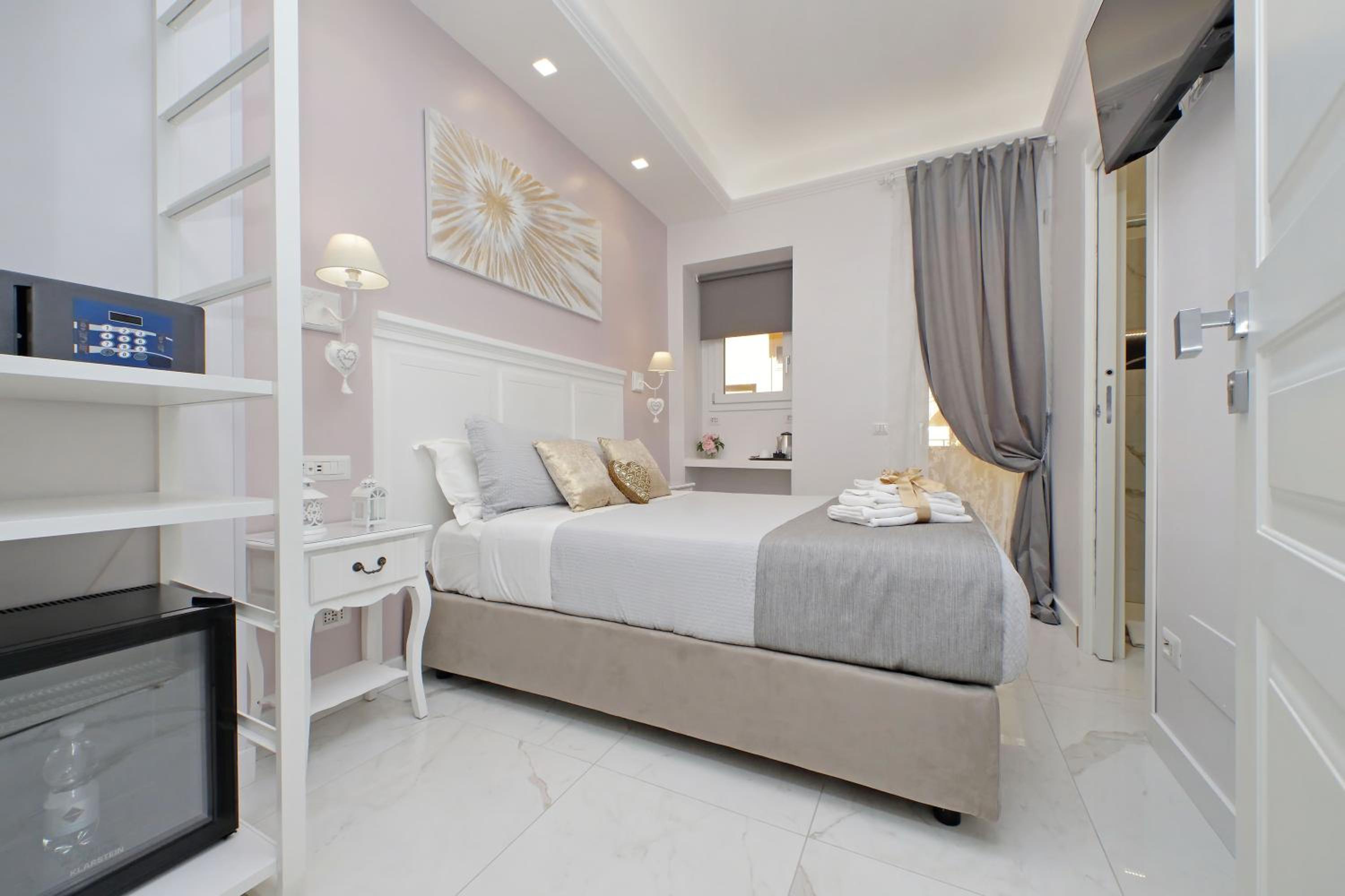 Deluxe Room (1 adult + 1 child)