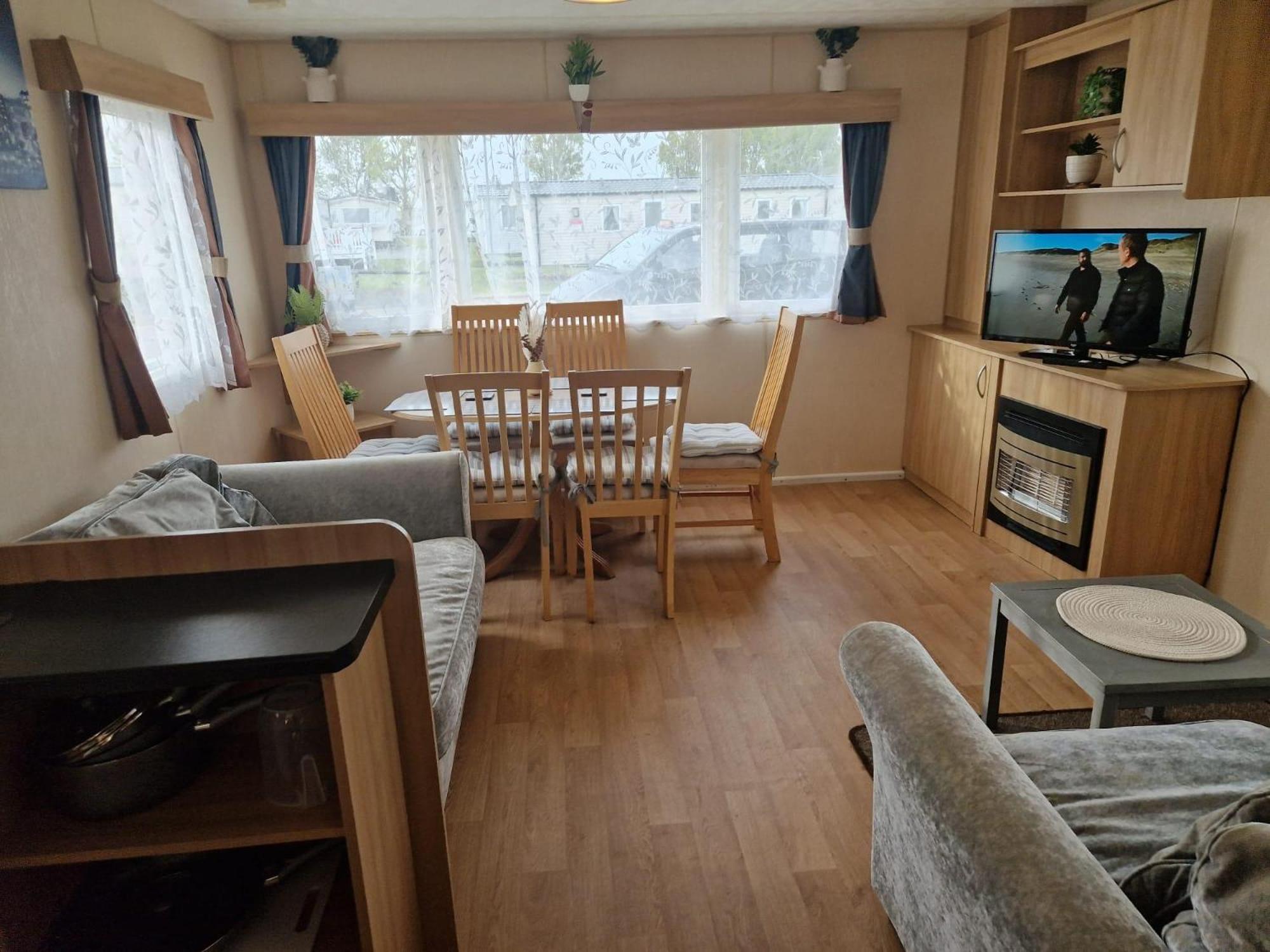 Mobile Home photo 1