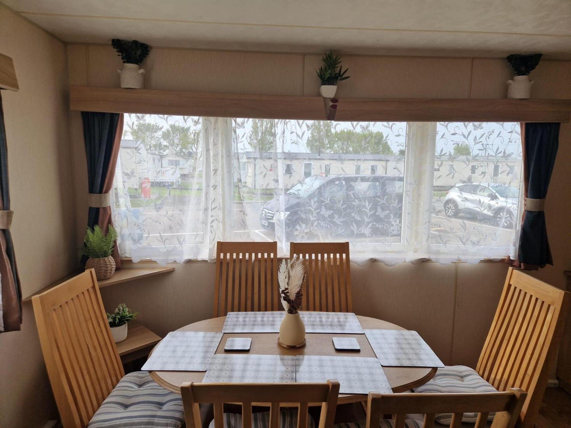 Mobile Home photo 3