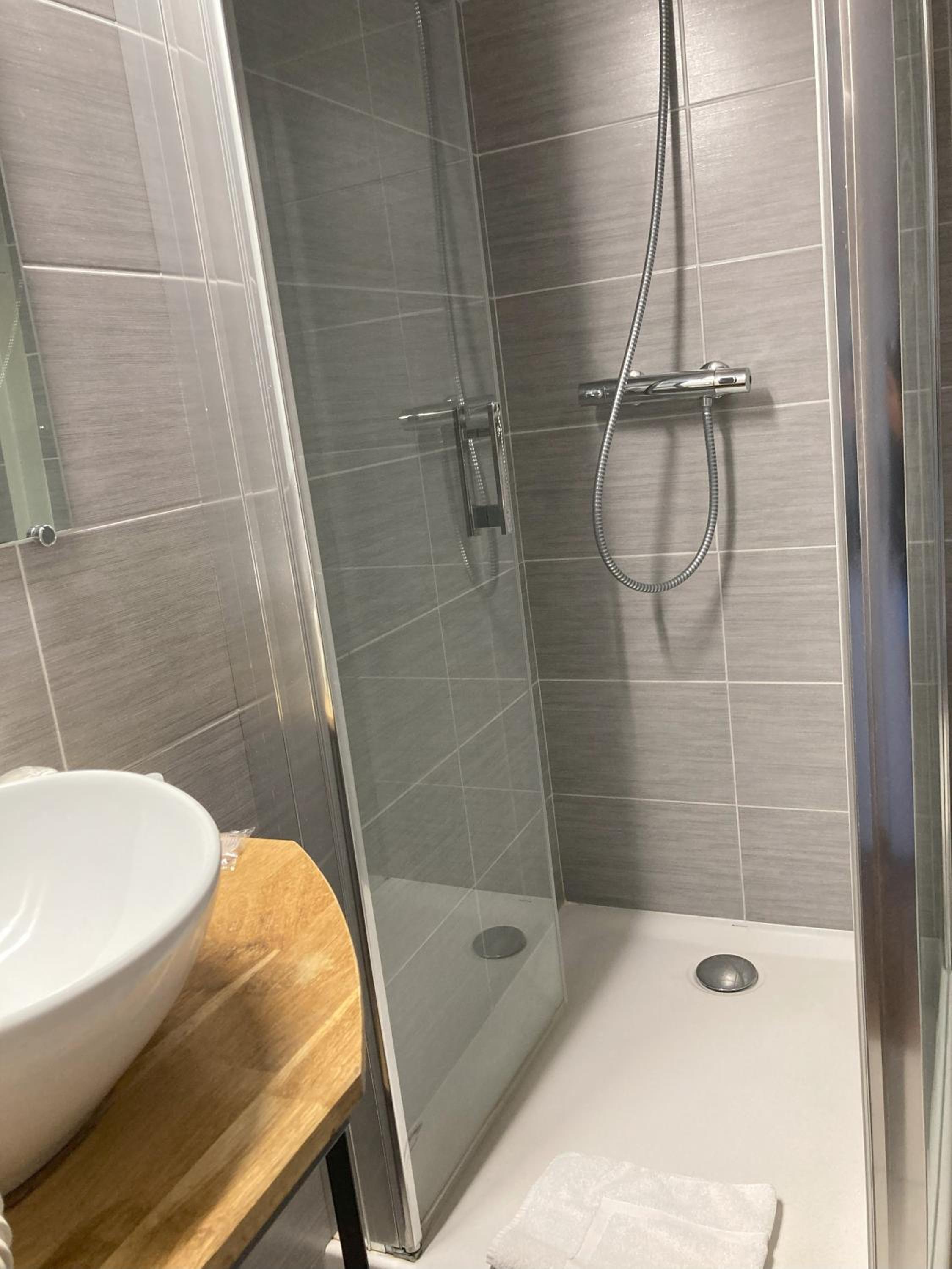 Quadruple Room (2 Adults + 2 Children) photo 3