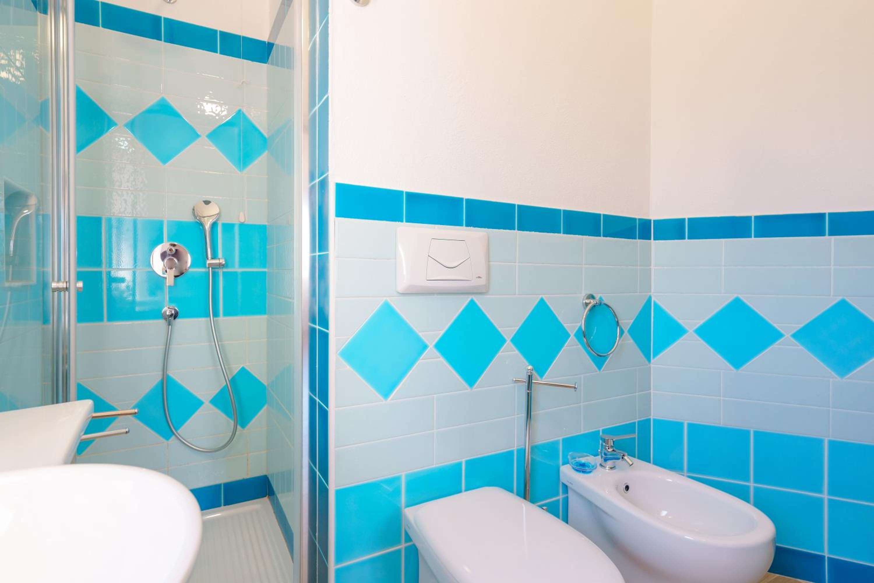 Triple Room with Private Bathroom - Photo 14