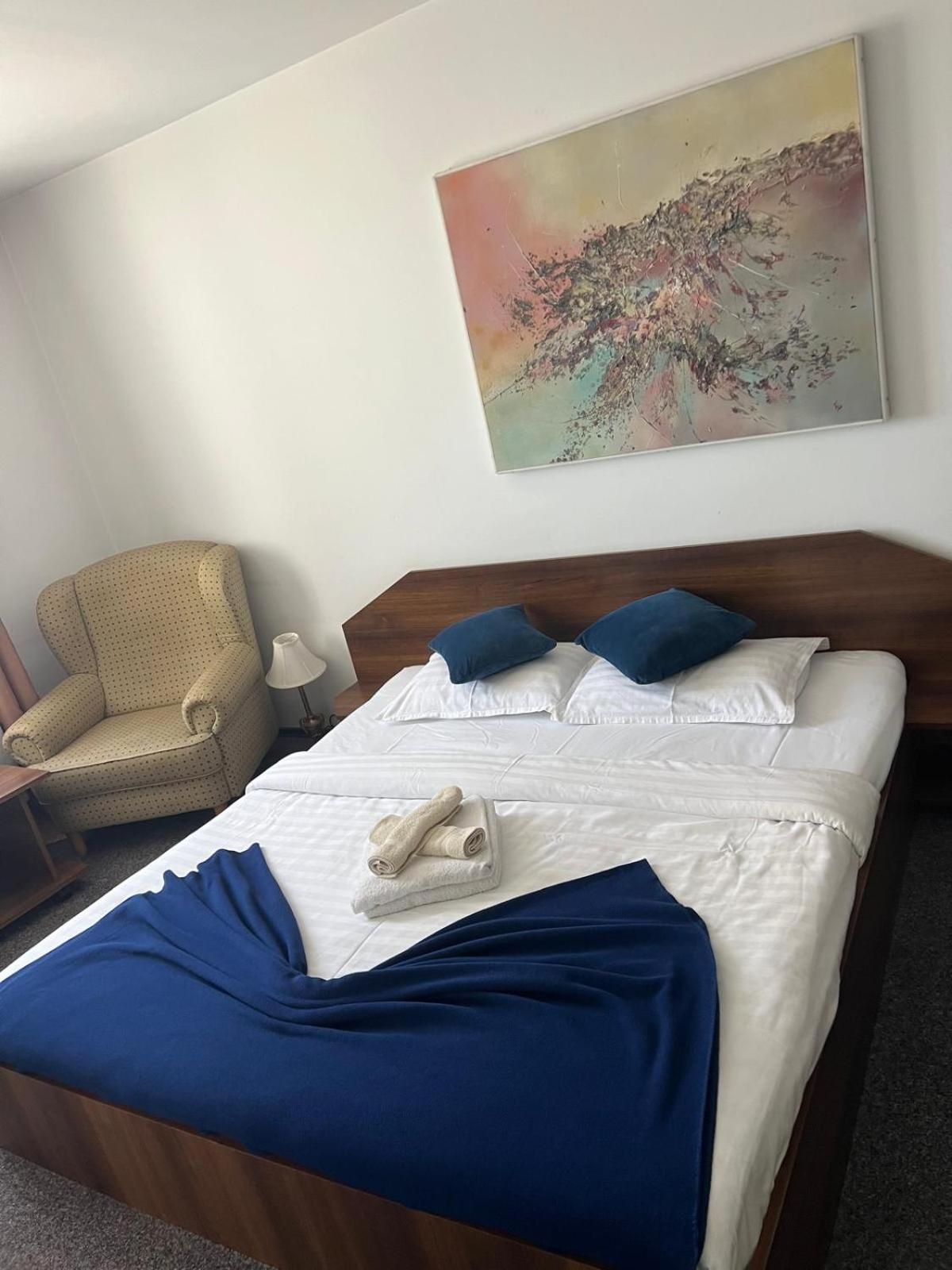 Budget Single Room photo 2