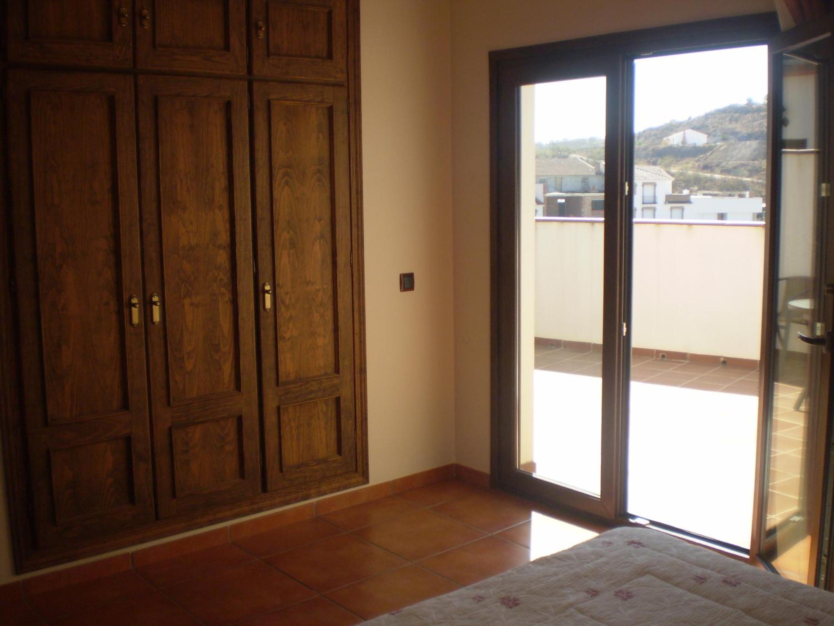 Double Room - Photo 9