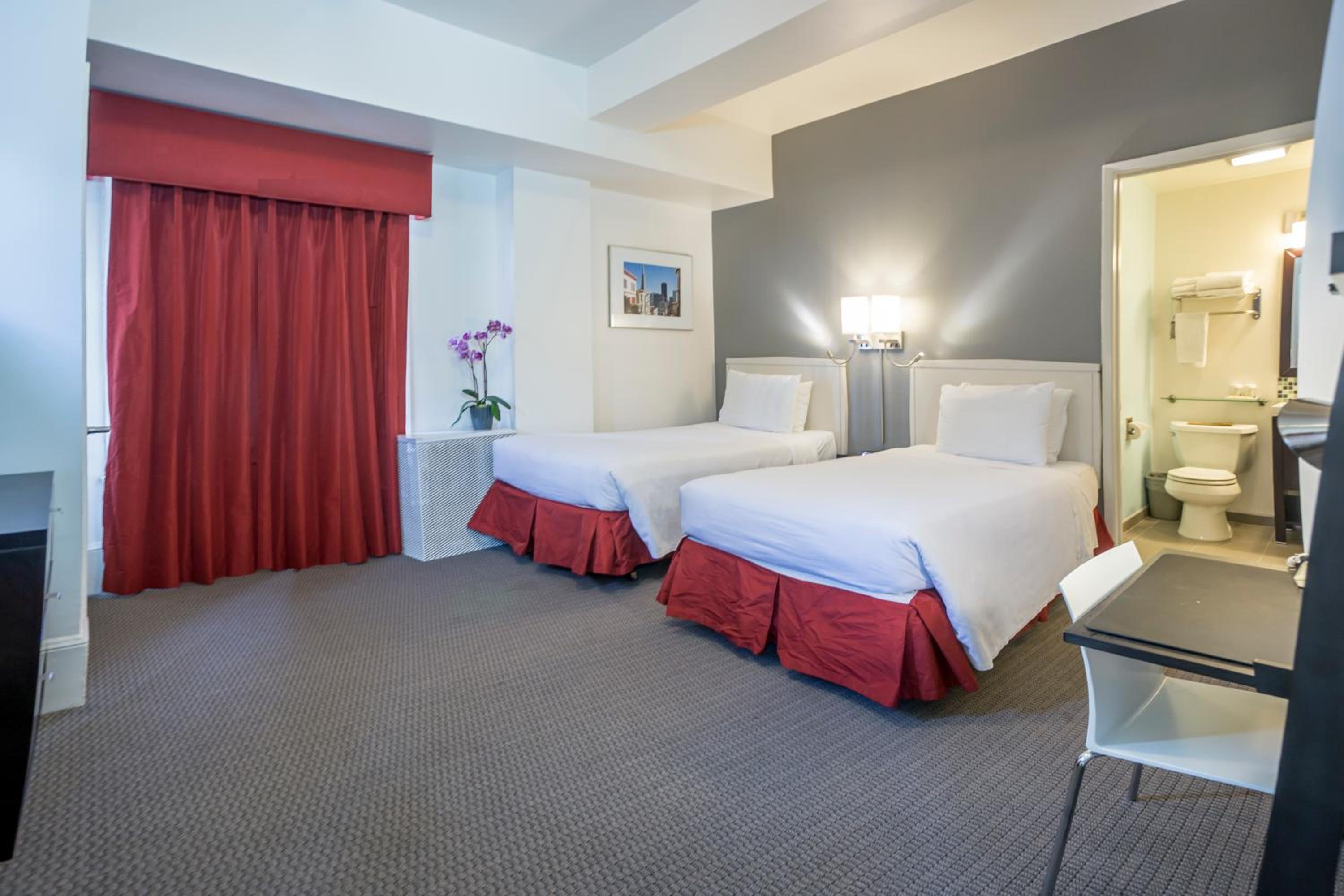 Twin Room - Photo 1