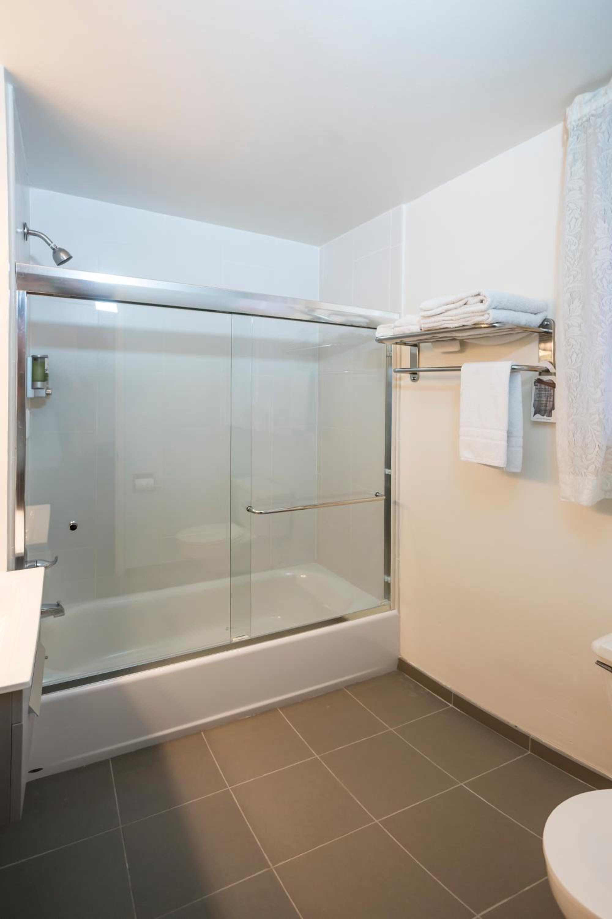 Double Room - Photo 2