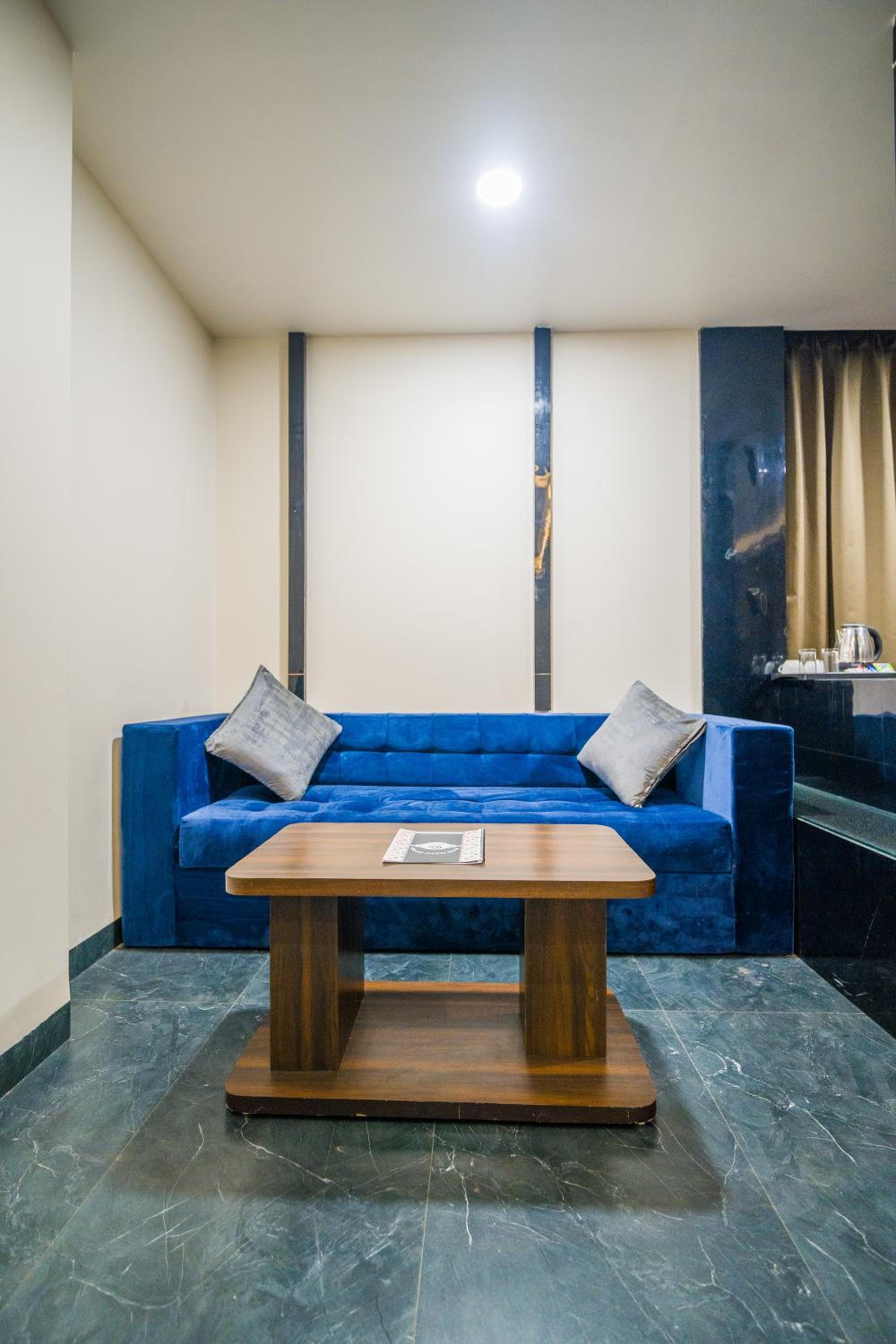 Suite - Photo 12