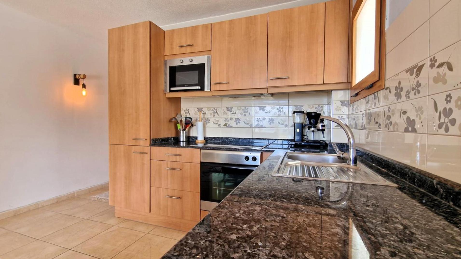 Two-Bedroom Apartment with Terrace and Sea View photo 3