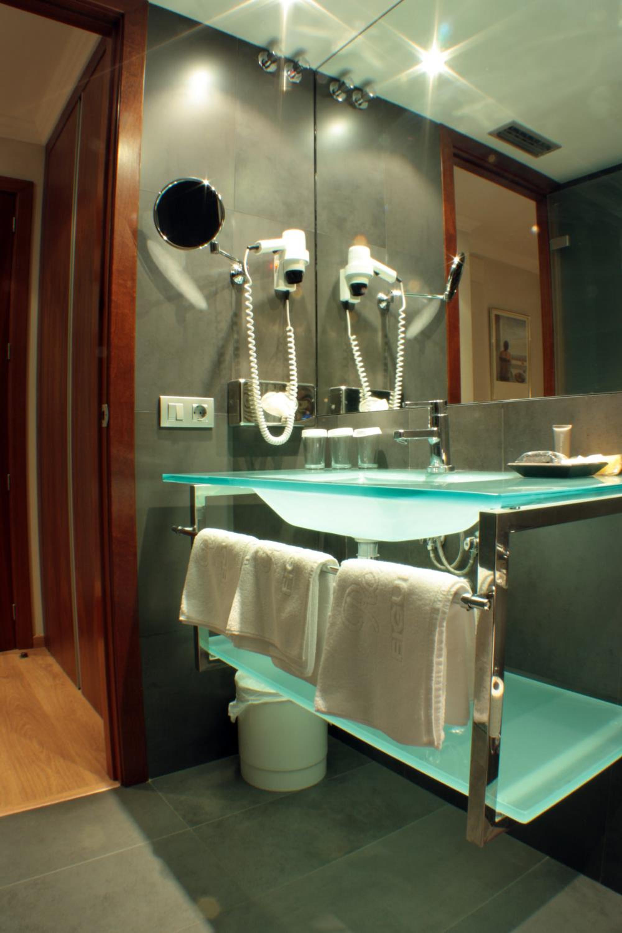 Superior Room with parking included - Photo 2