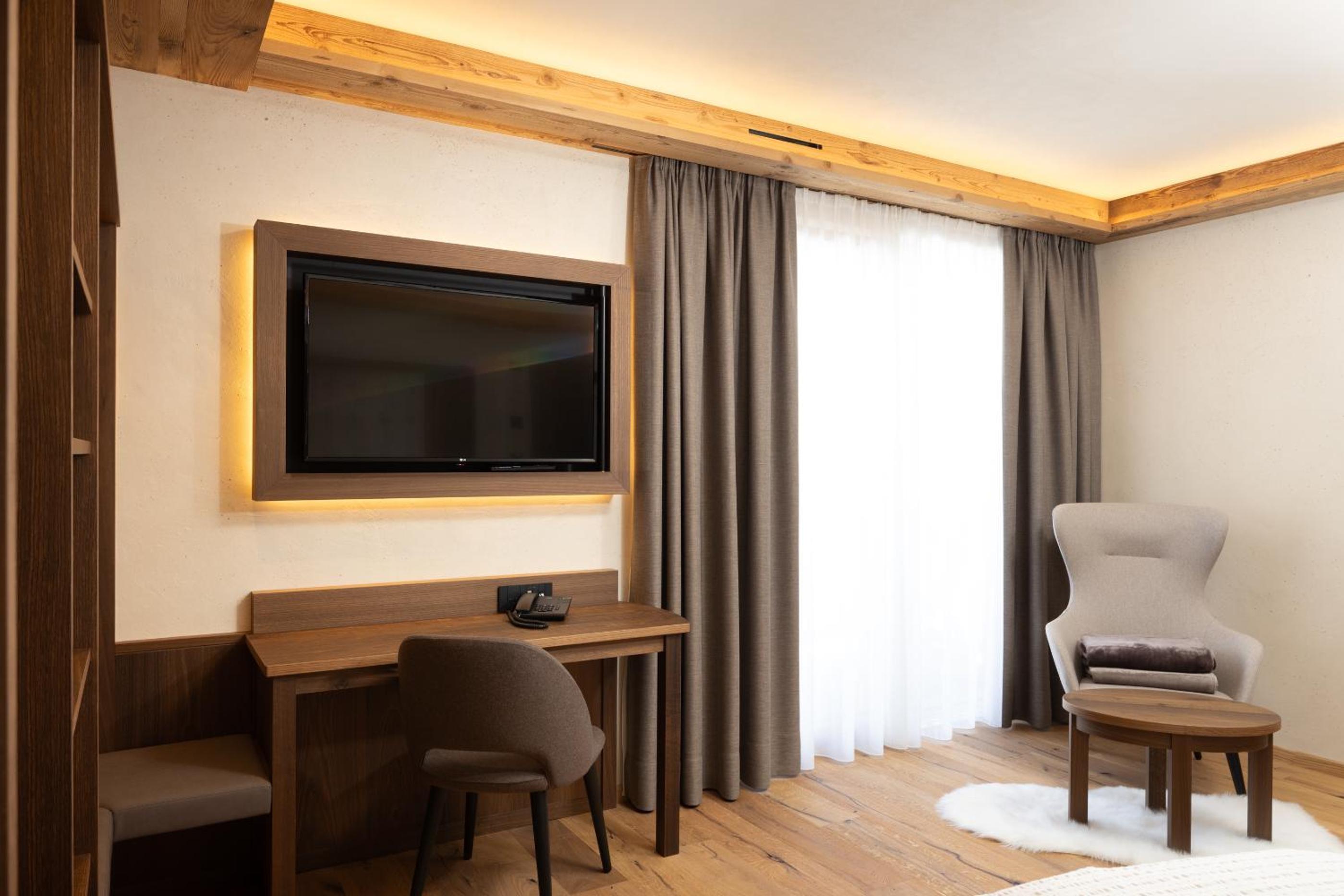 Superior Double or Twin Room photo 2