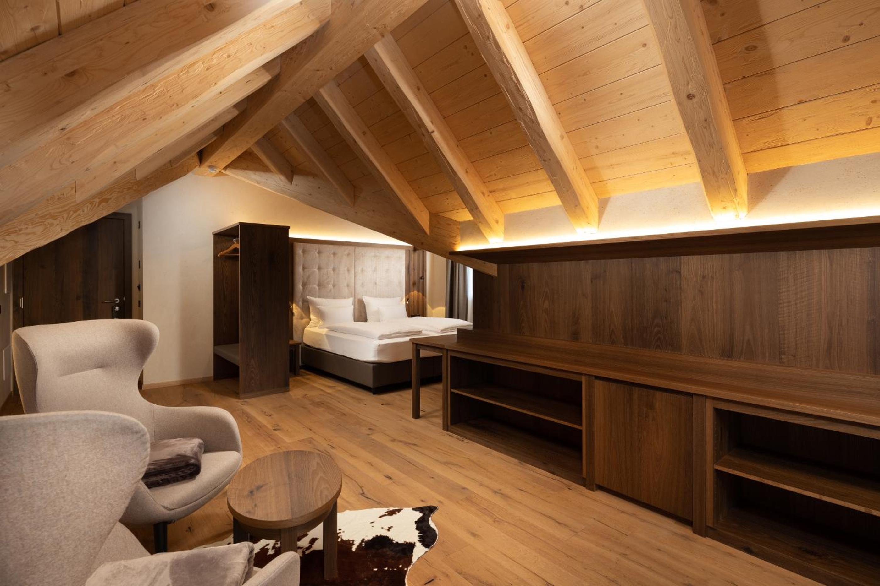 Queen Room with Balcony