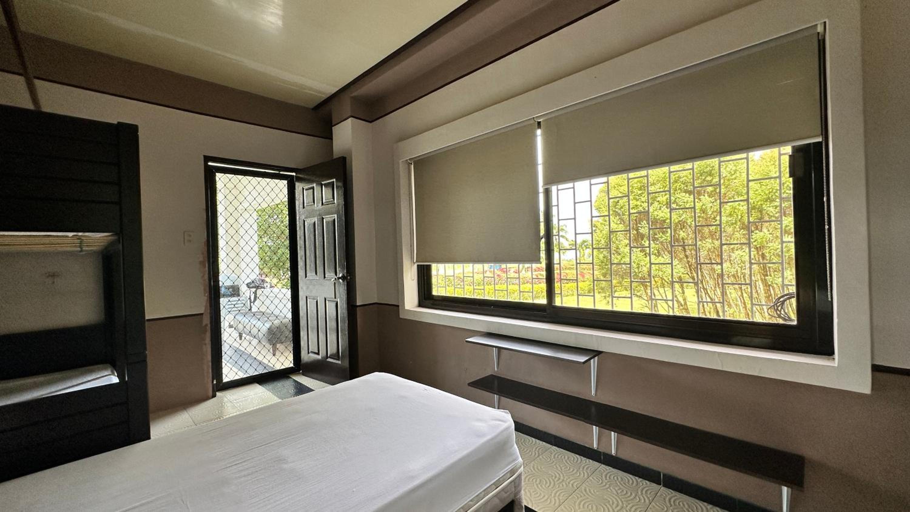 Basic Triple Room photo 3